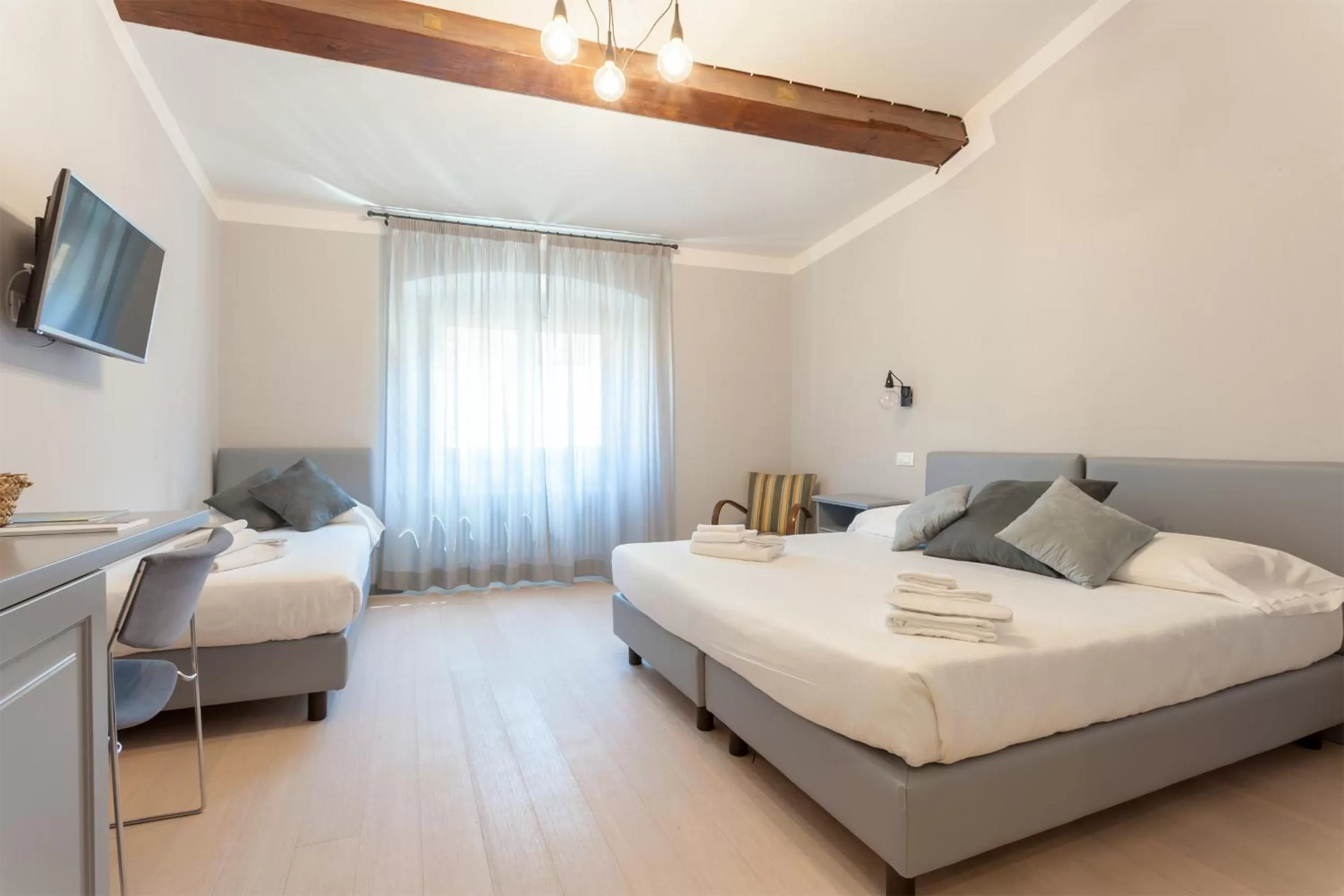 Photo of the whole room, Bed in Santo Spirito Venti