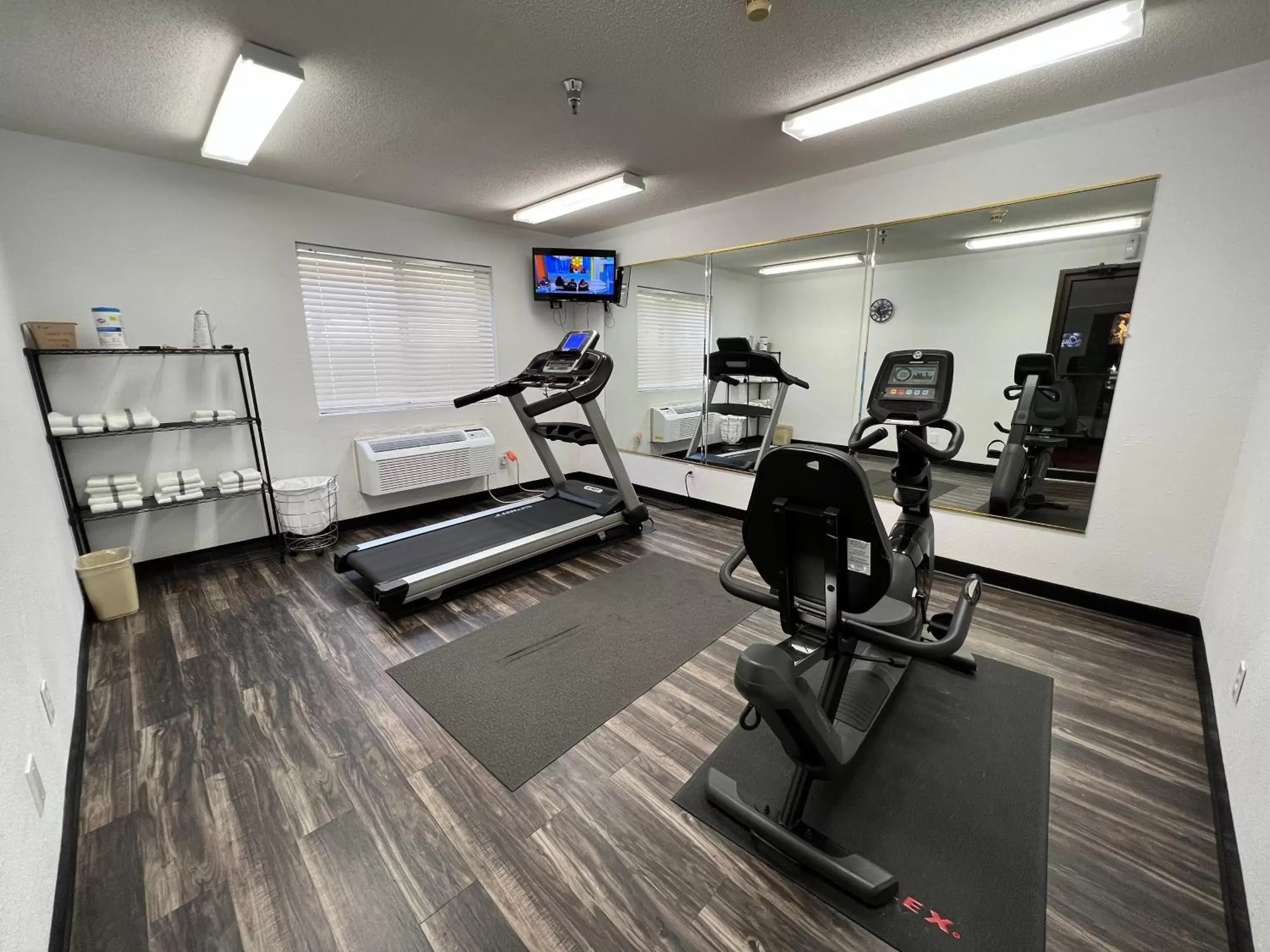 Fitness centre/facilities, Fitness Center/Facilities in Rodeway Inn Holdrege