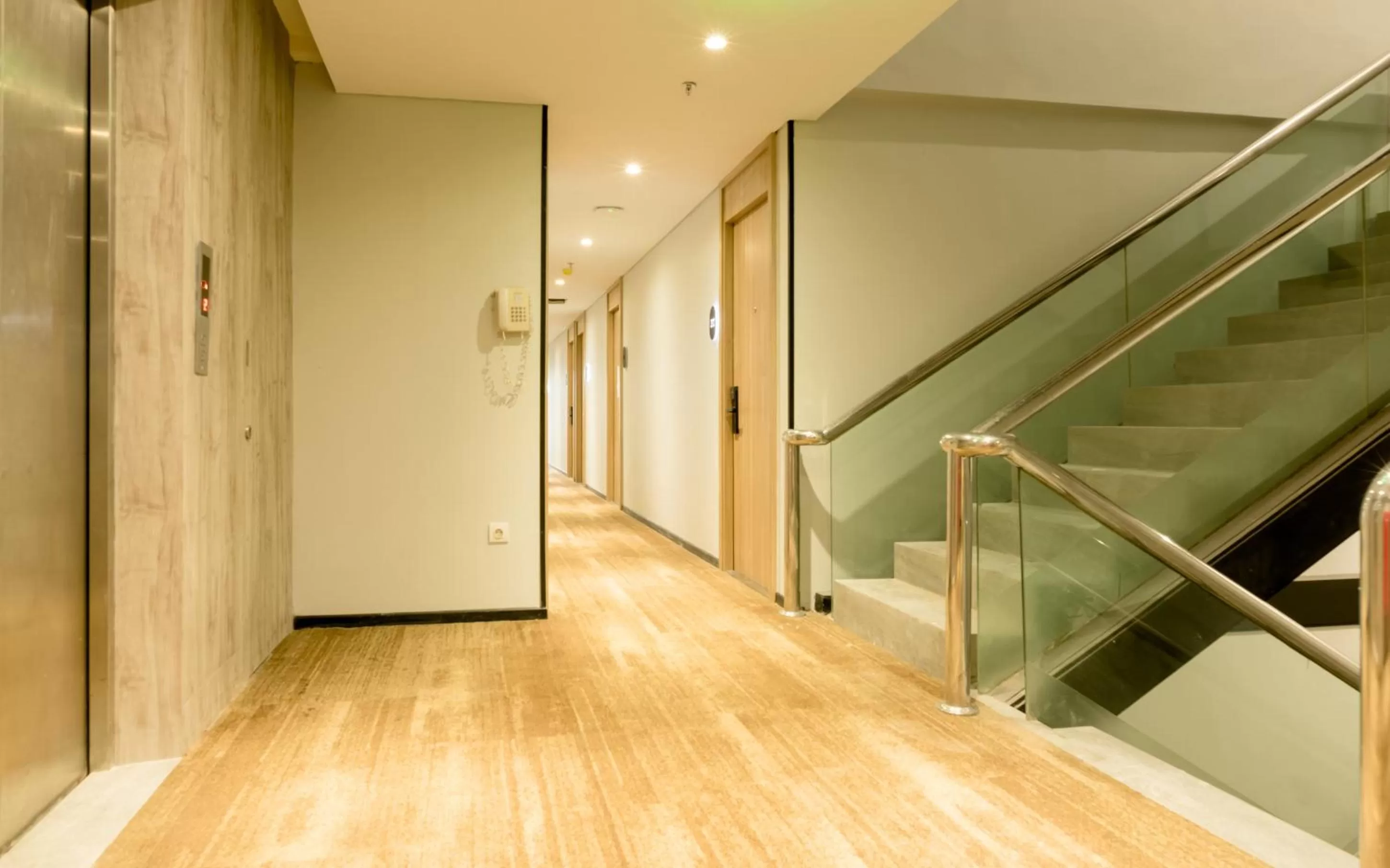 Area and facilities in Yellow Bee Tanah Abang