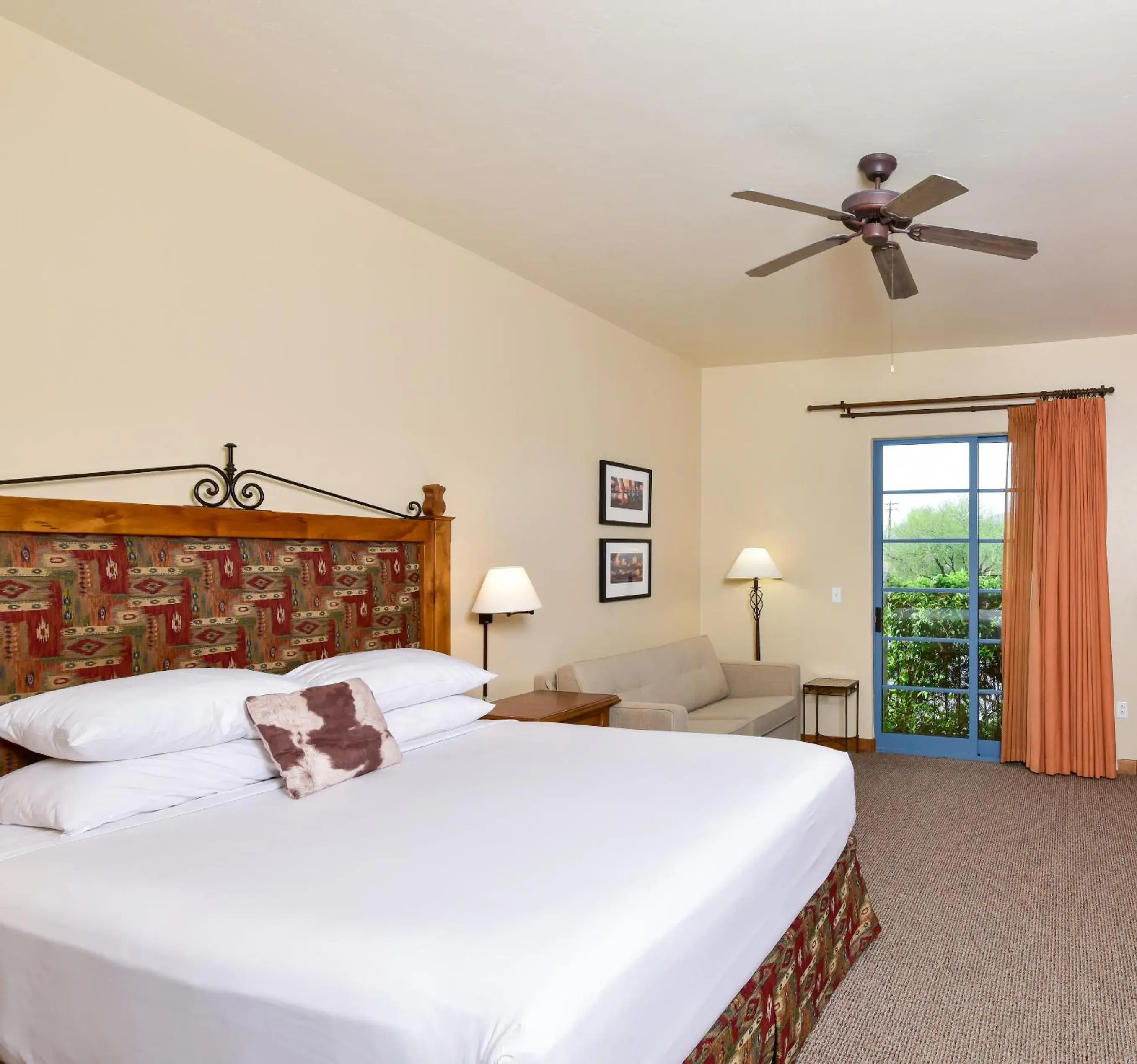 Bedroom, Bed in Lodge On The Desert