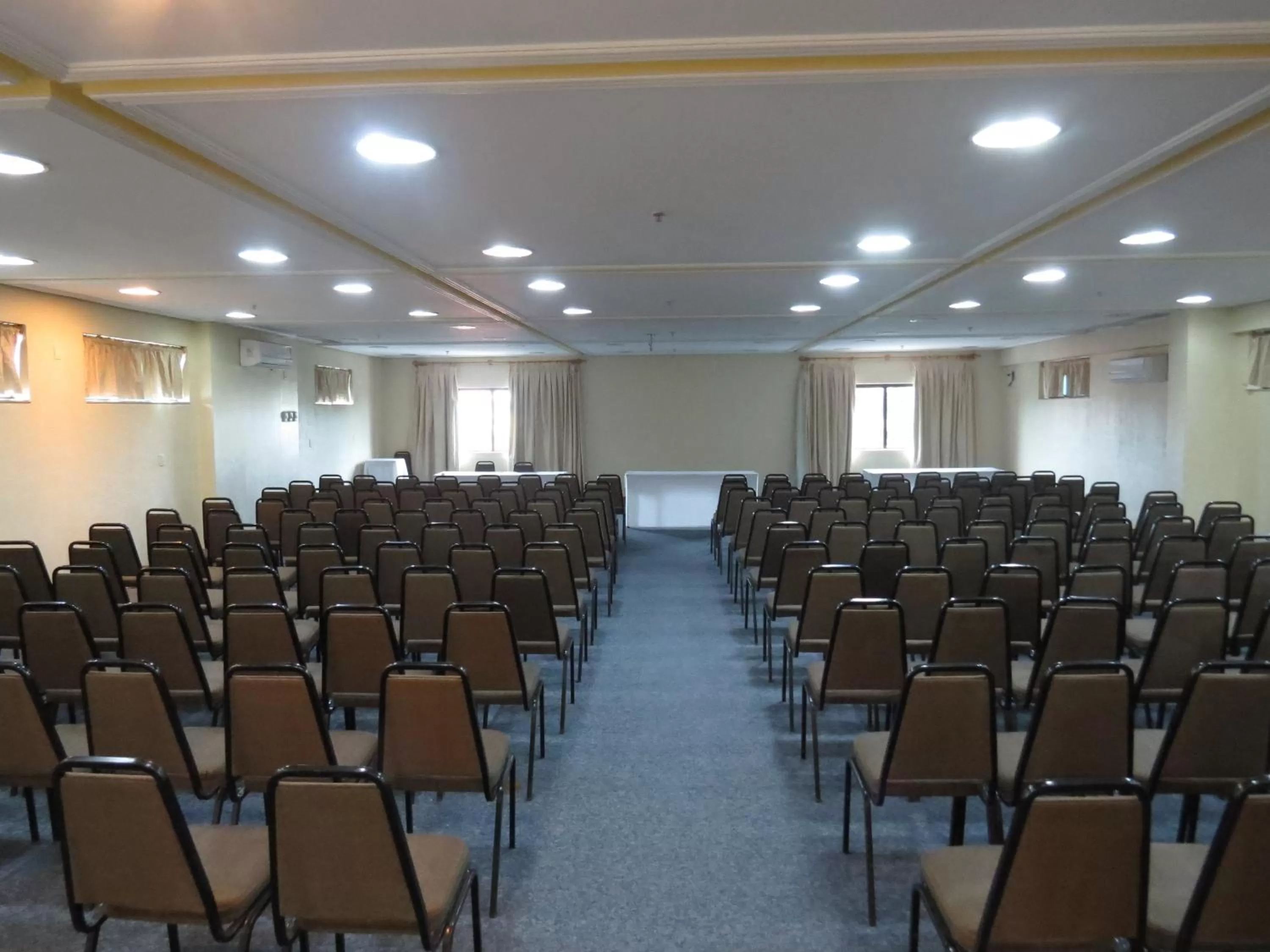 Day in Carlton Plaza São José dos Campos