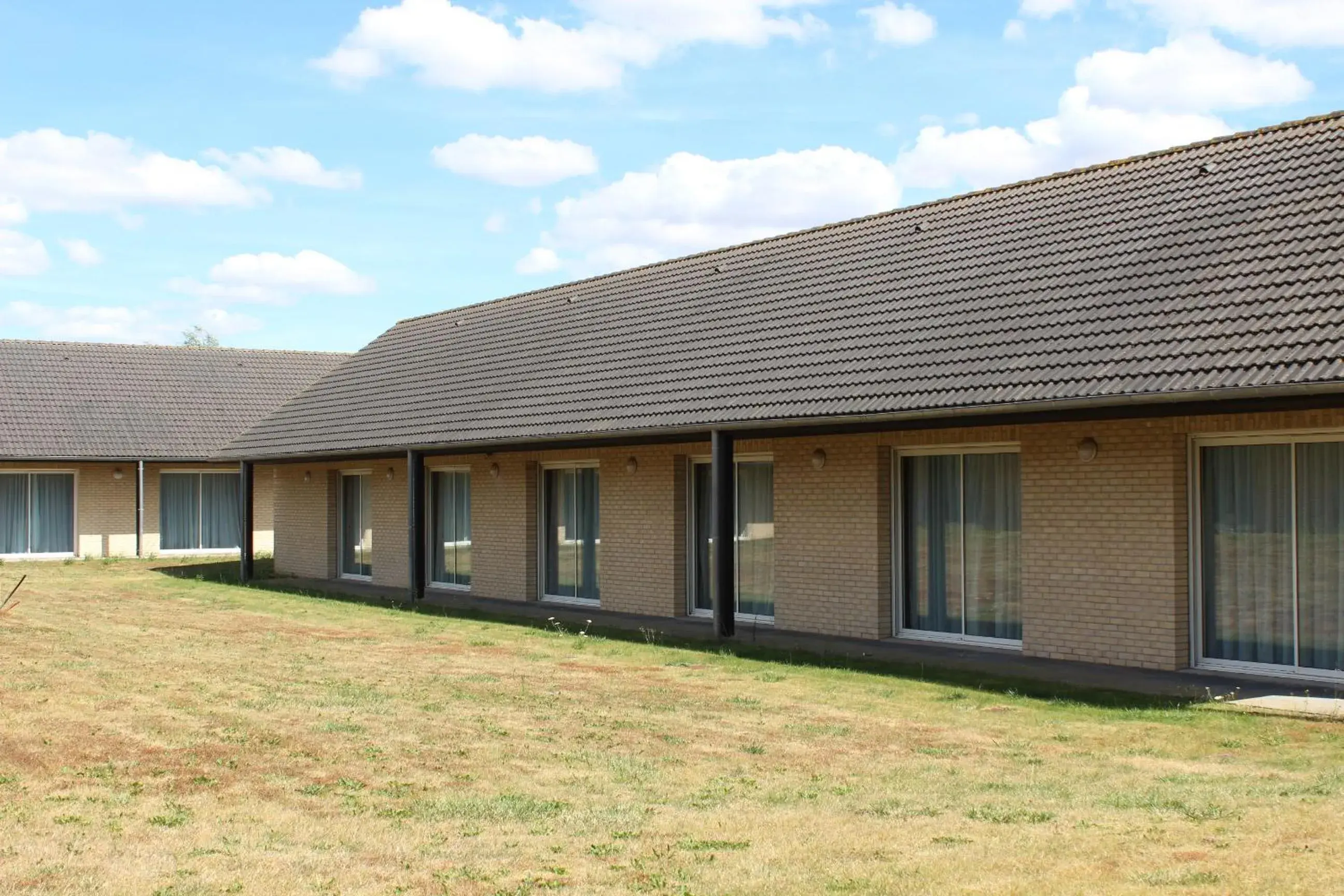 Garden, Property Building in Hôtel Fleur de Lys Hazebrouck