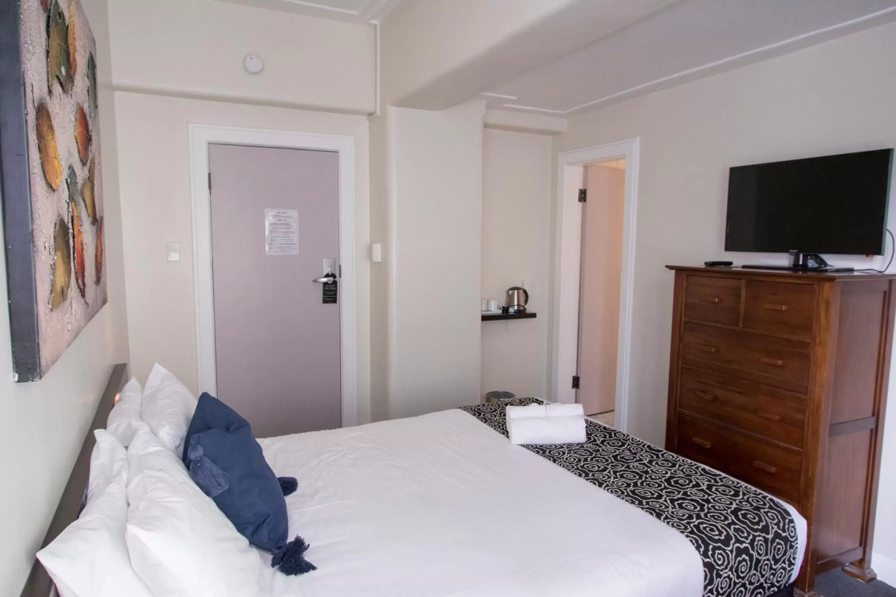 Photo of the whole room, Bed in Hotel Waterloo & Backpackers