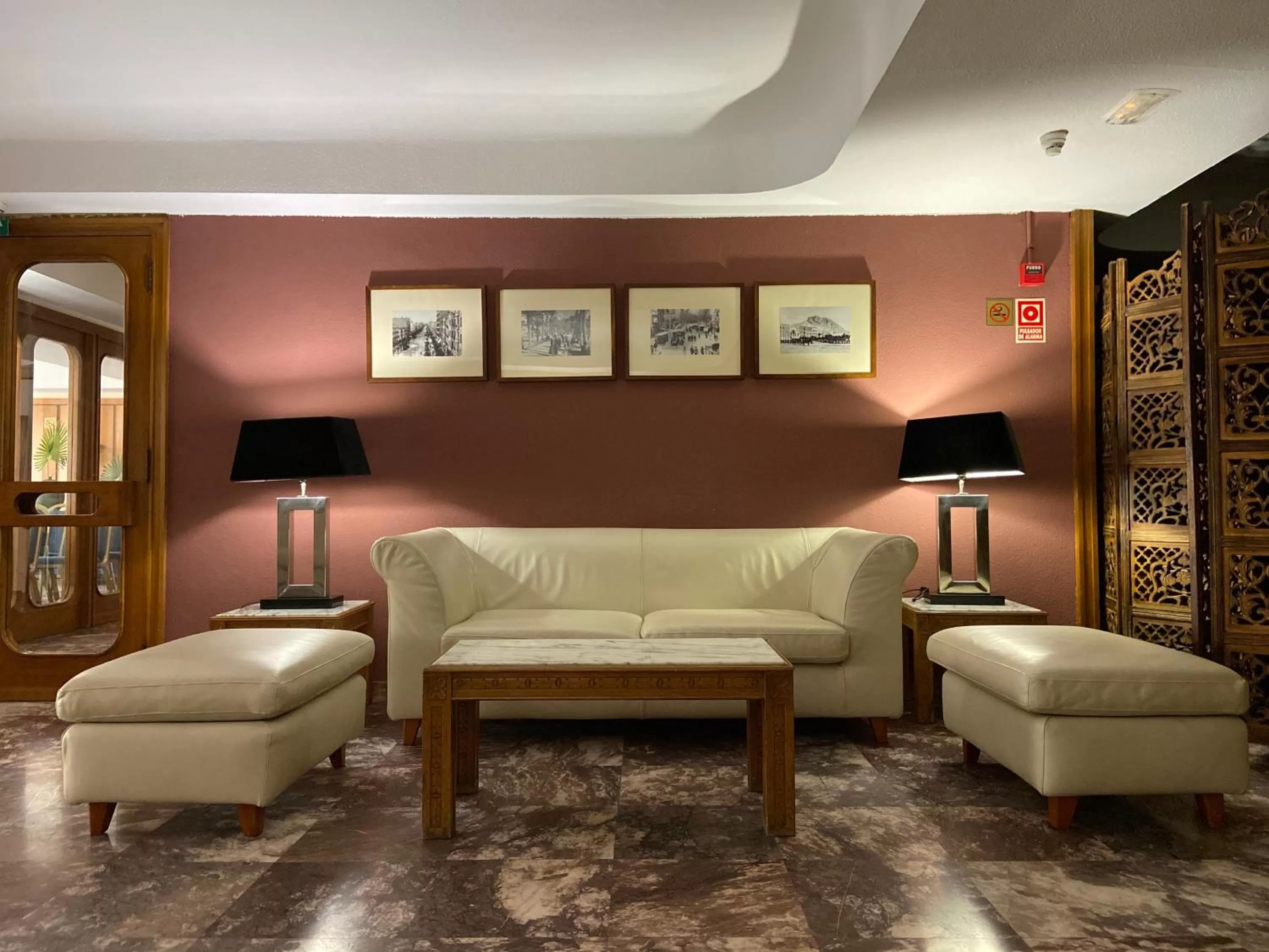 Communal lounge/ TV room in Hotel Leuka