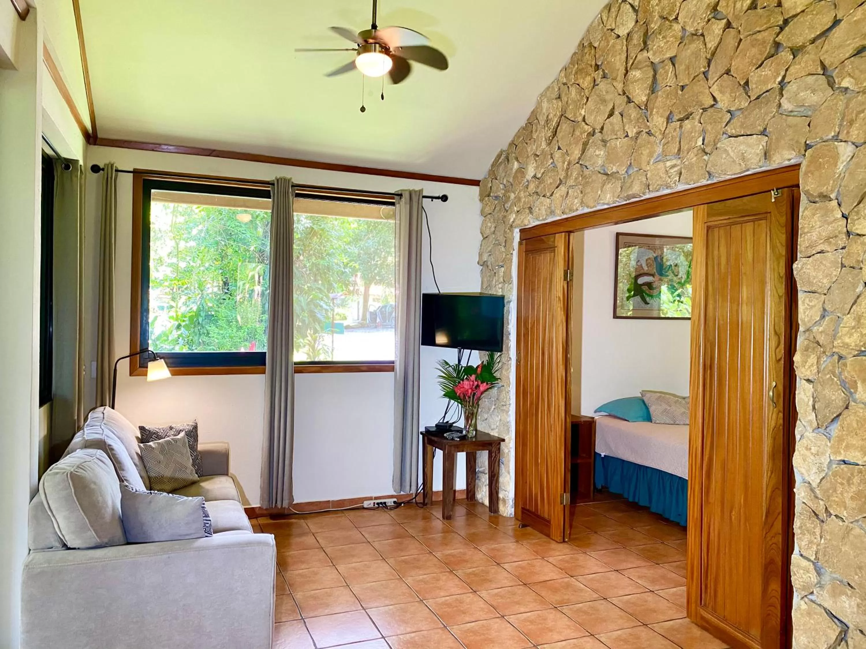 Living room, Bed in Cabanas Rio Encantado