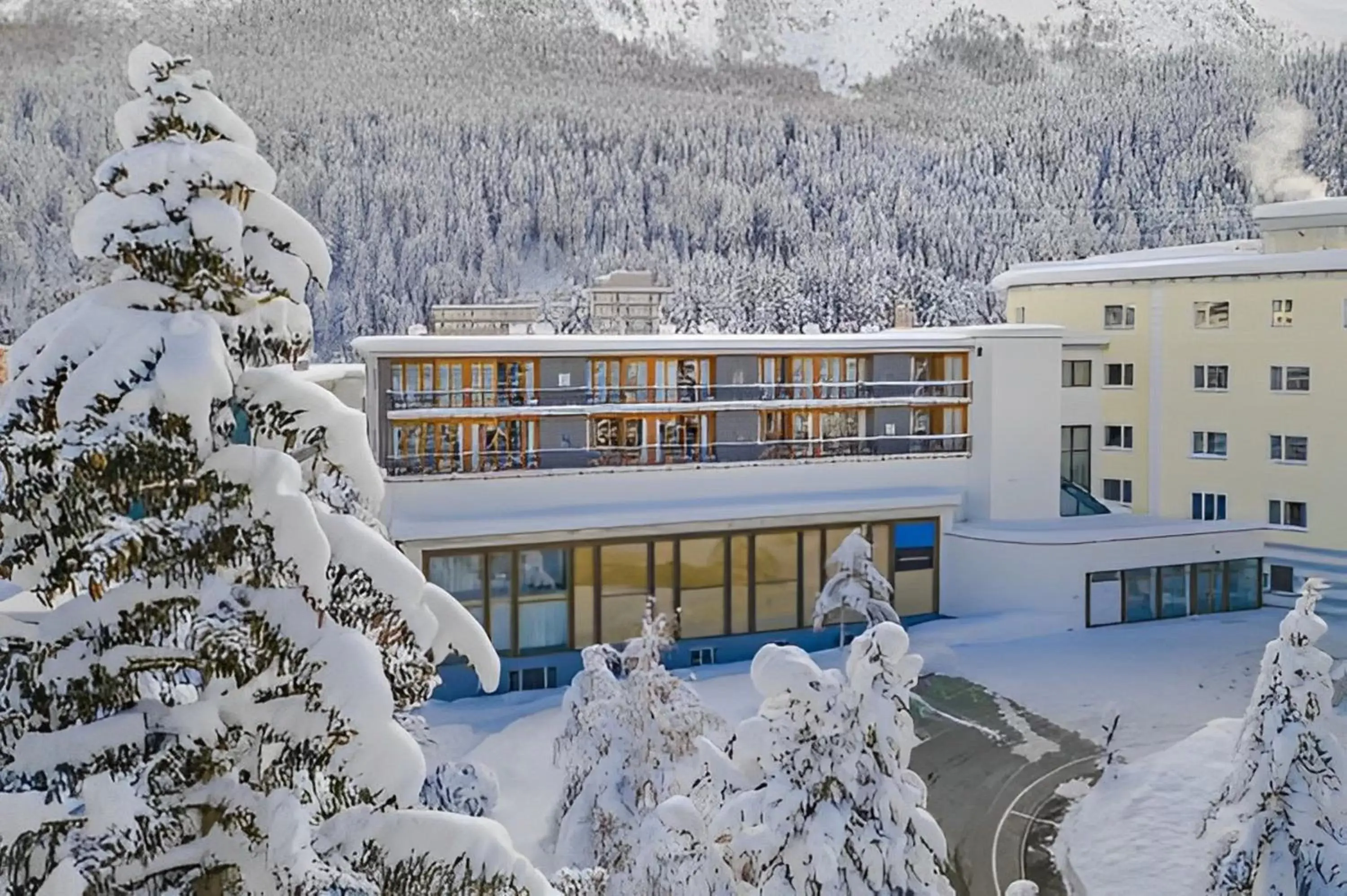 Property building, Winter in Hotel Laudinella