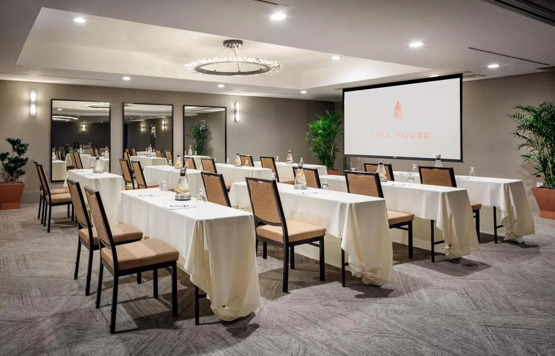 Meeting/conference room in Toll House Hotel Los Gatos