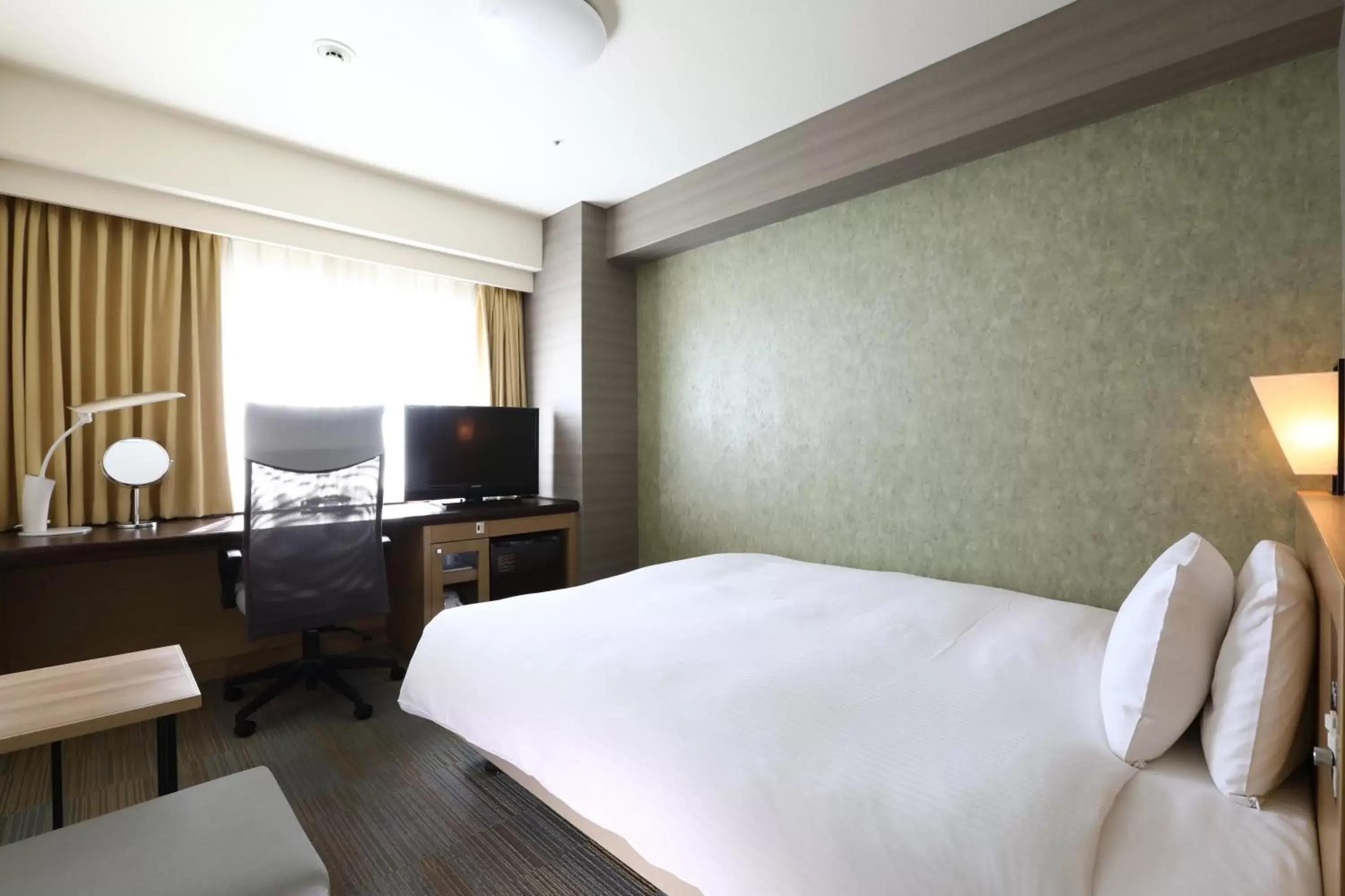 Double Room - single occupancy - No Daily Cleaning - Smoking in Daiwa Roynet Hotel Takamatsu