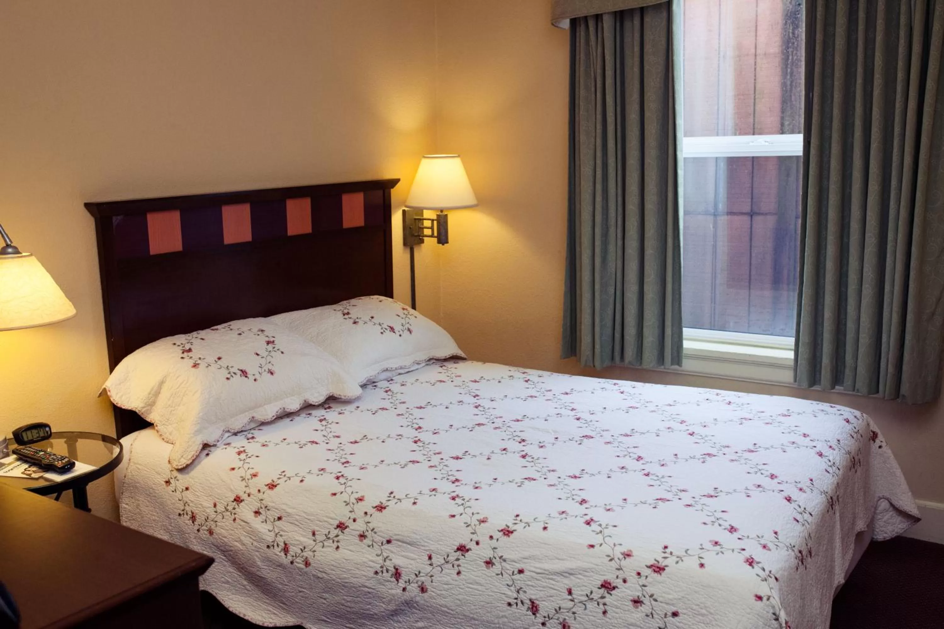 Day, Bed in Gilmore Hotel, Trademark Collection by Wyndham