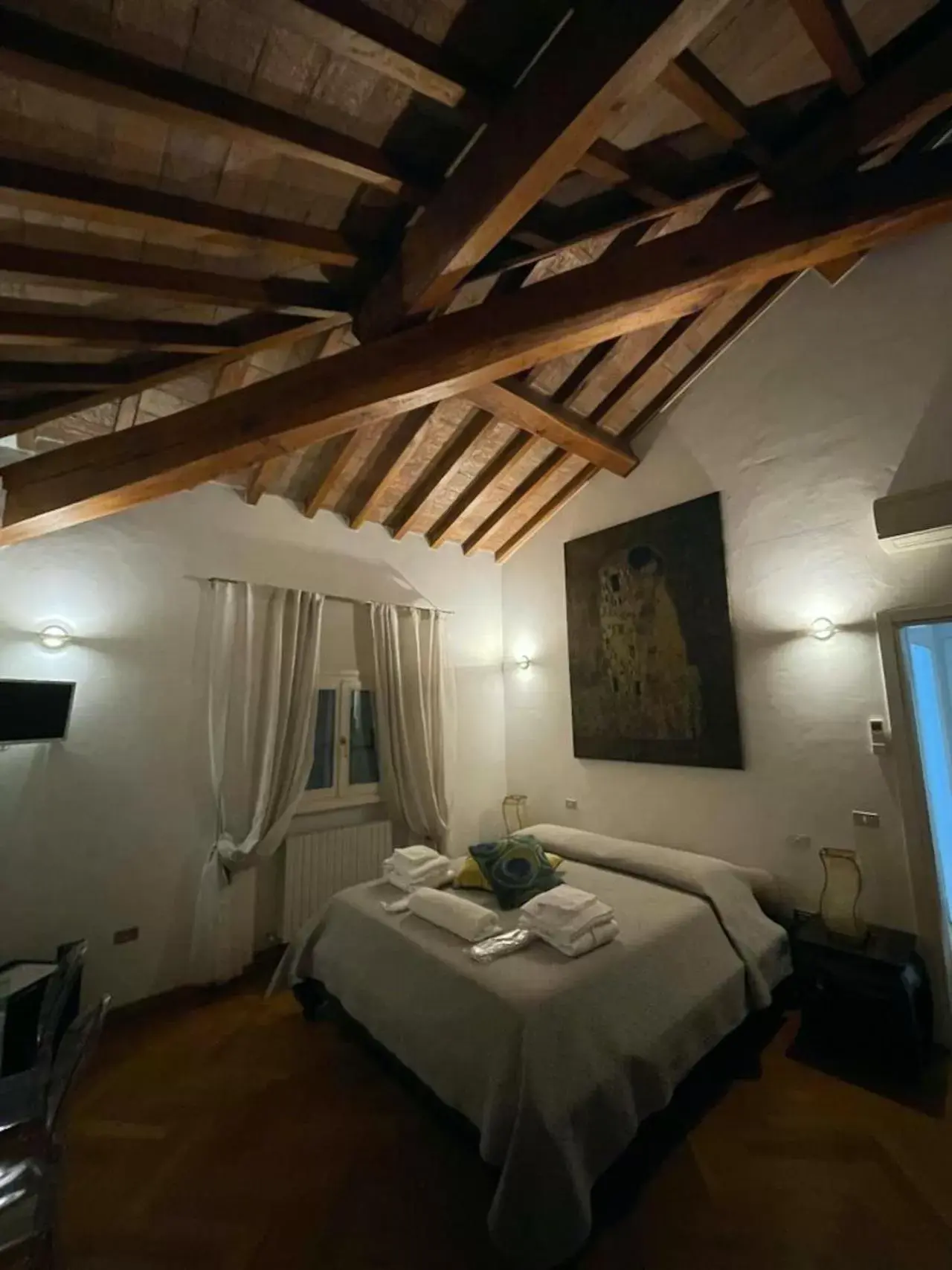 Photo of the whole room, Bed in Villa Matildis