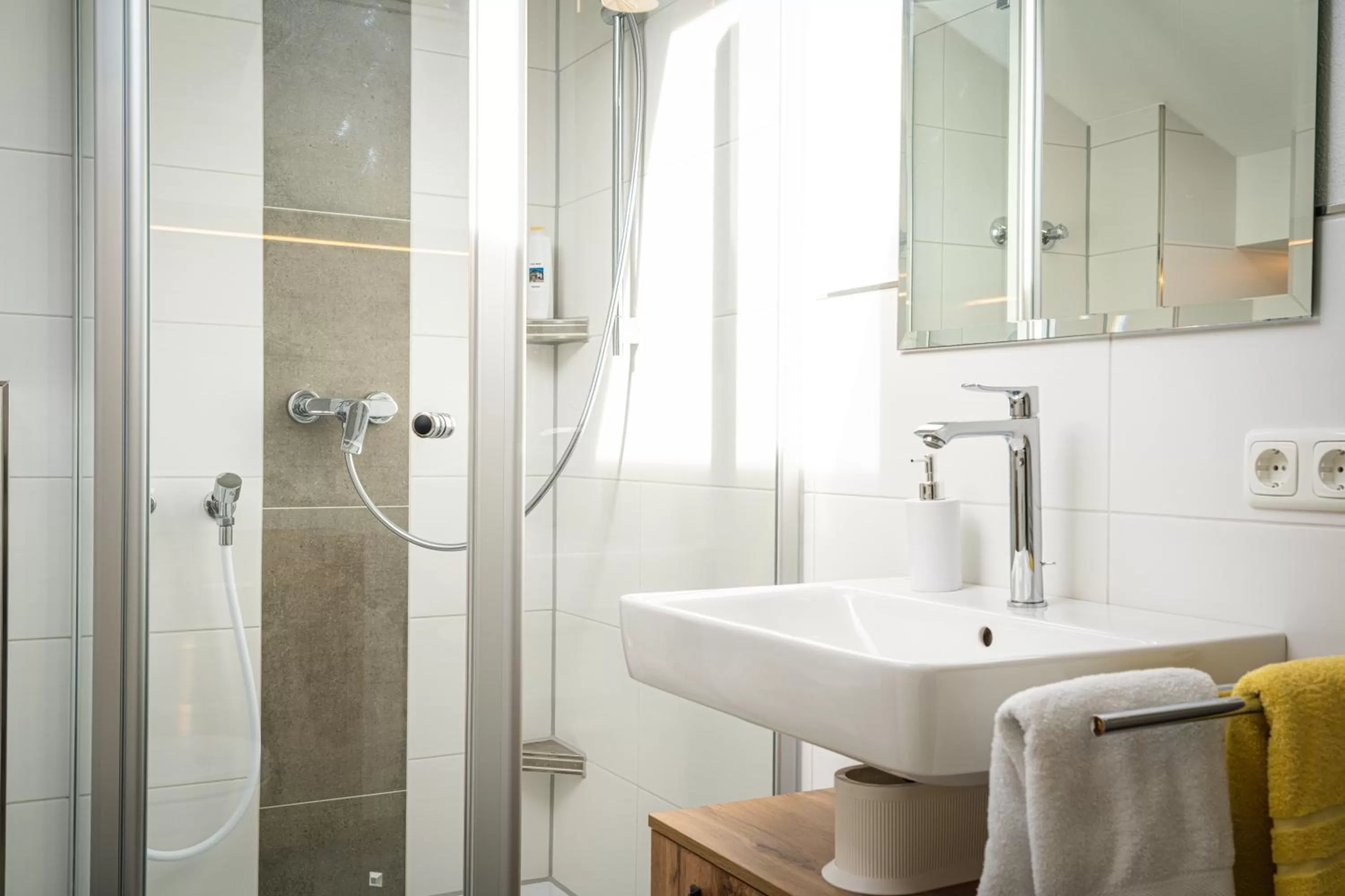 Shower in Hotel Jakob