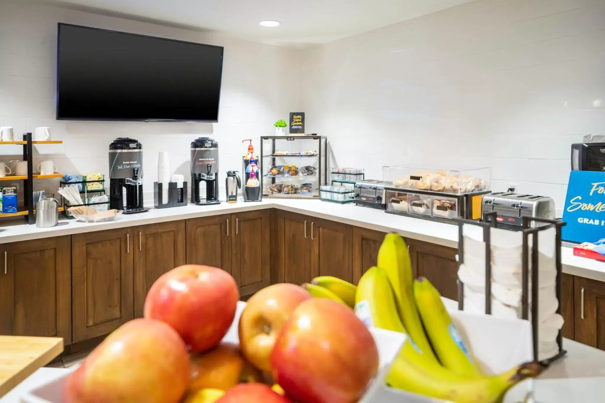 Breakfast, Food in Staybridge Suites - Summerville, an IHG Hotel