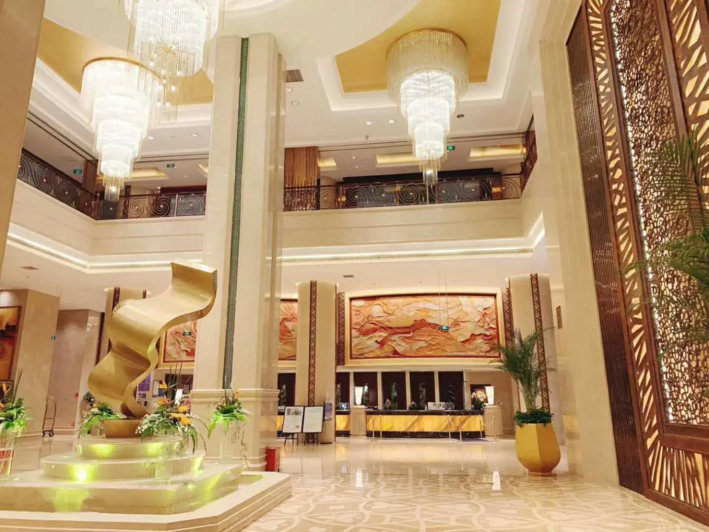 Lobby or reception, Lobby/Reception in Howard Johnson Tropical Garden Plaza Kunming