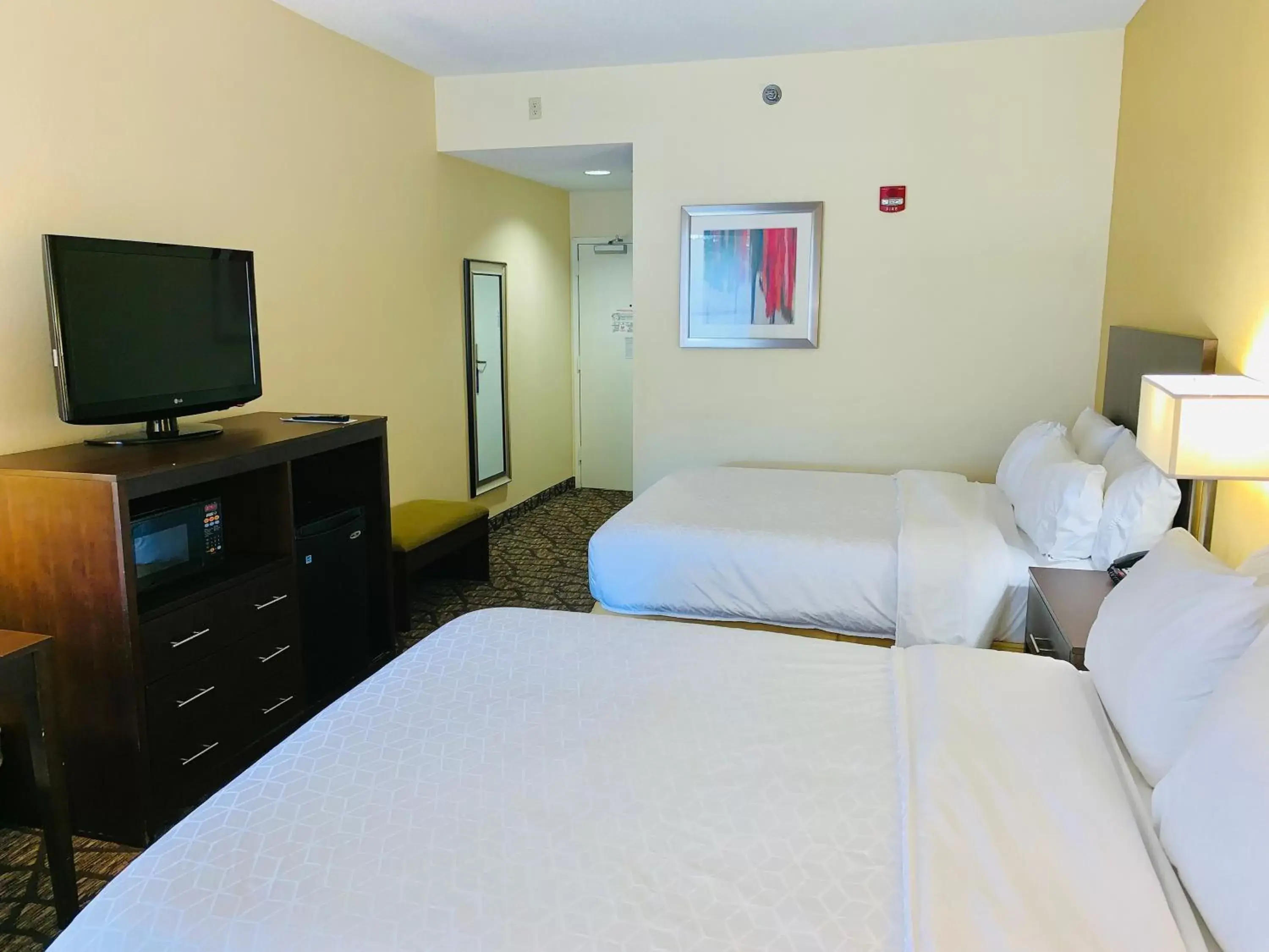 Bedroom, Bed in Holiday Inn Express Tallahassee, an IHG Hotel