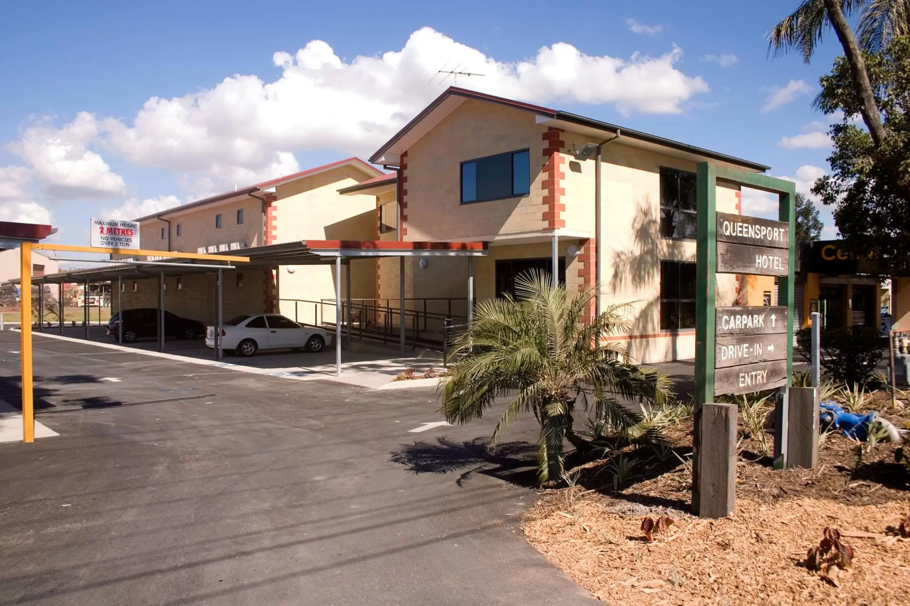 Property Building in Queensport Tavern And Motel