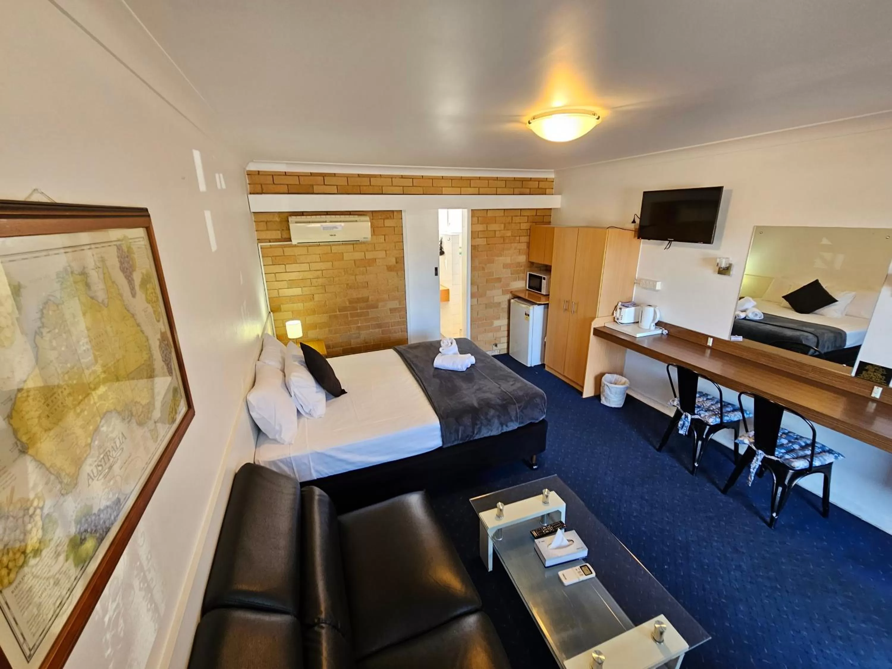 Photo of the whole room in Hunter Valley Motel