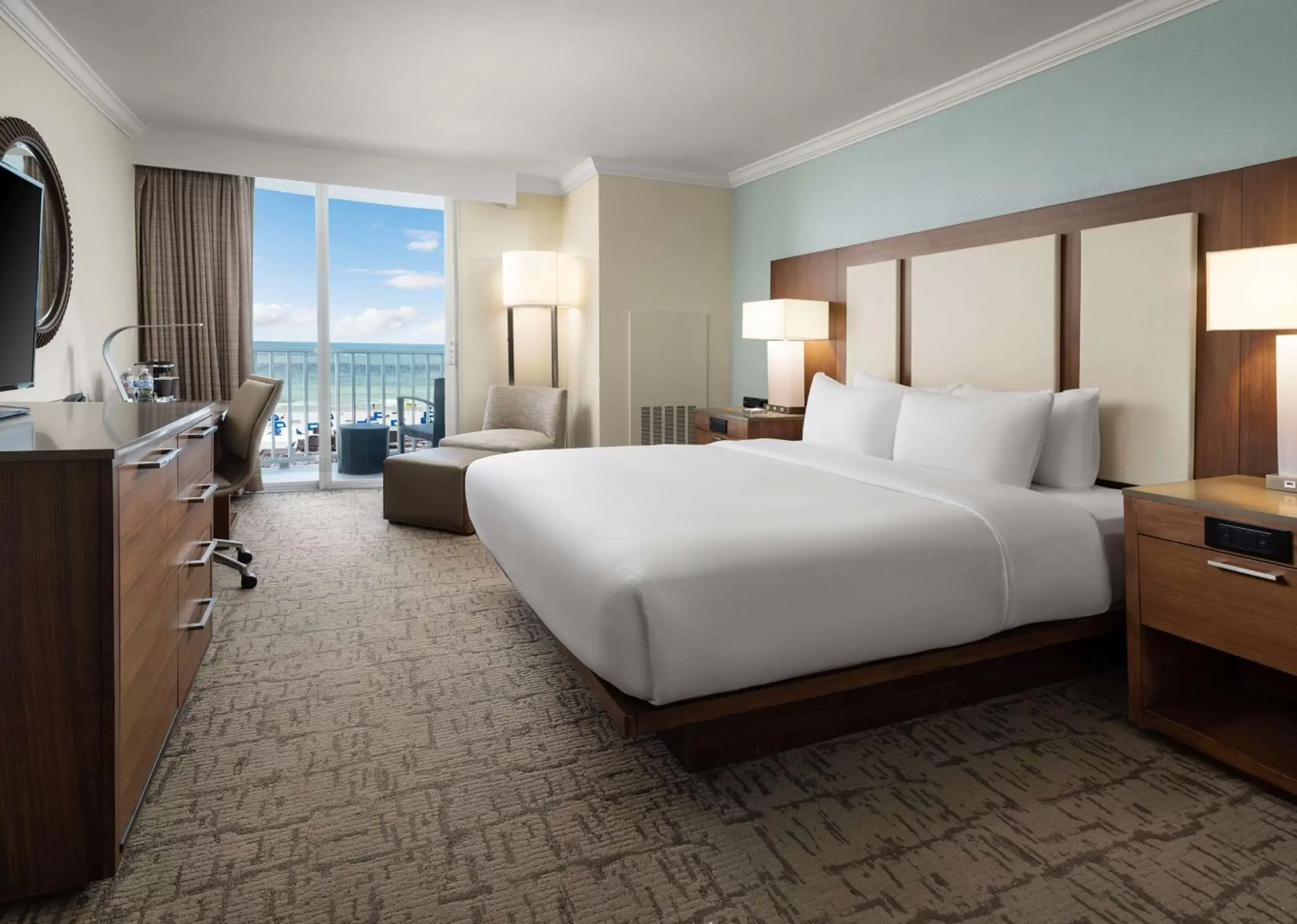 Bed in Hilton Clearwater Beach Resort & Spa