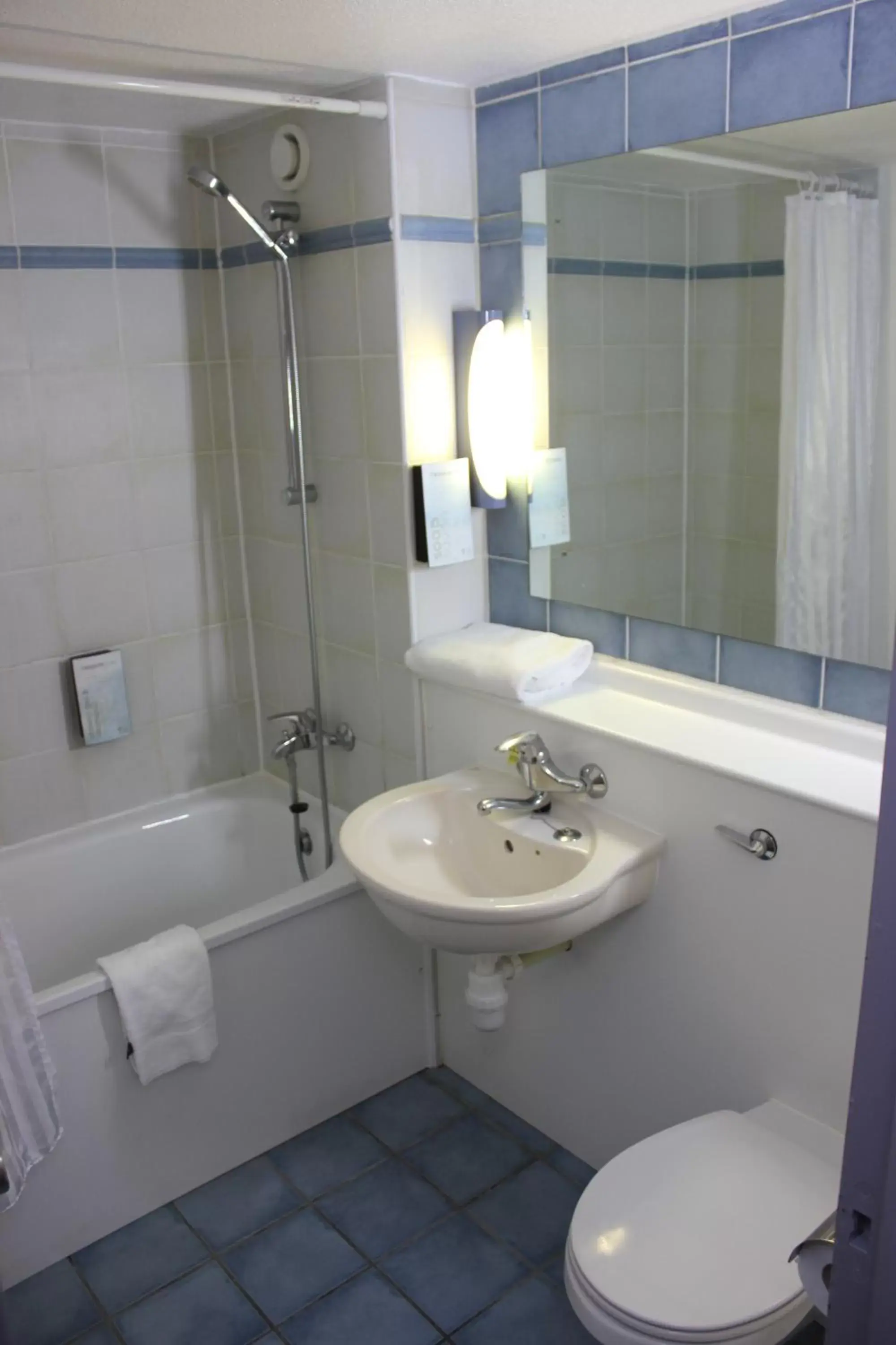 Bathroom in The Galleon Hotel, Hull City, Part of the AG Collection Bathroom in The Galleon Hotel, Hull City, Part of the AG Collection