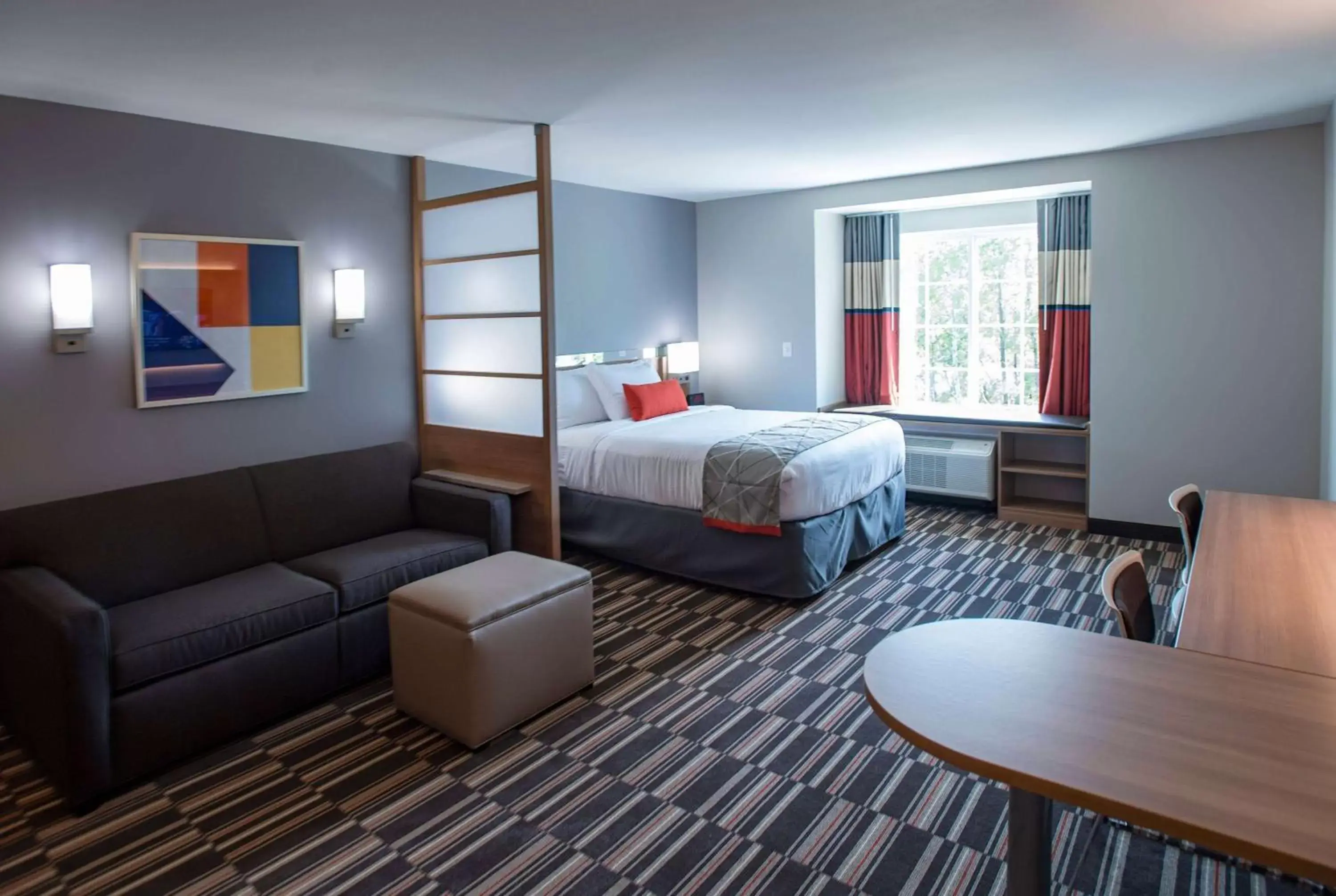 Photo of the whole room in Microtel Inn & Suites by Wyndham Amsterdam