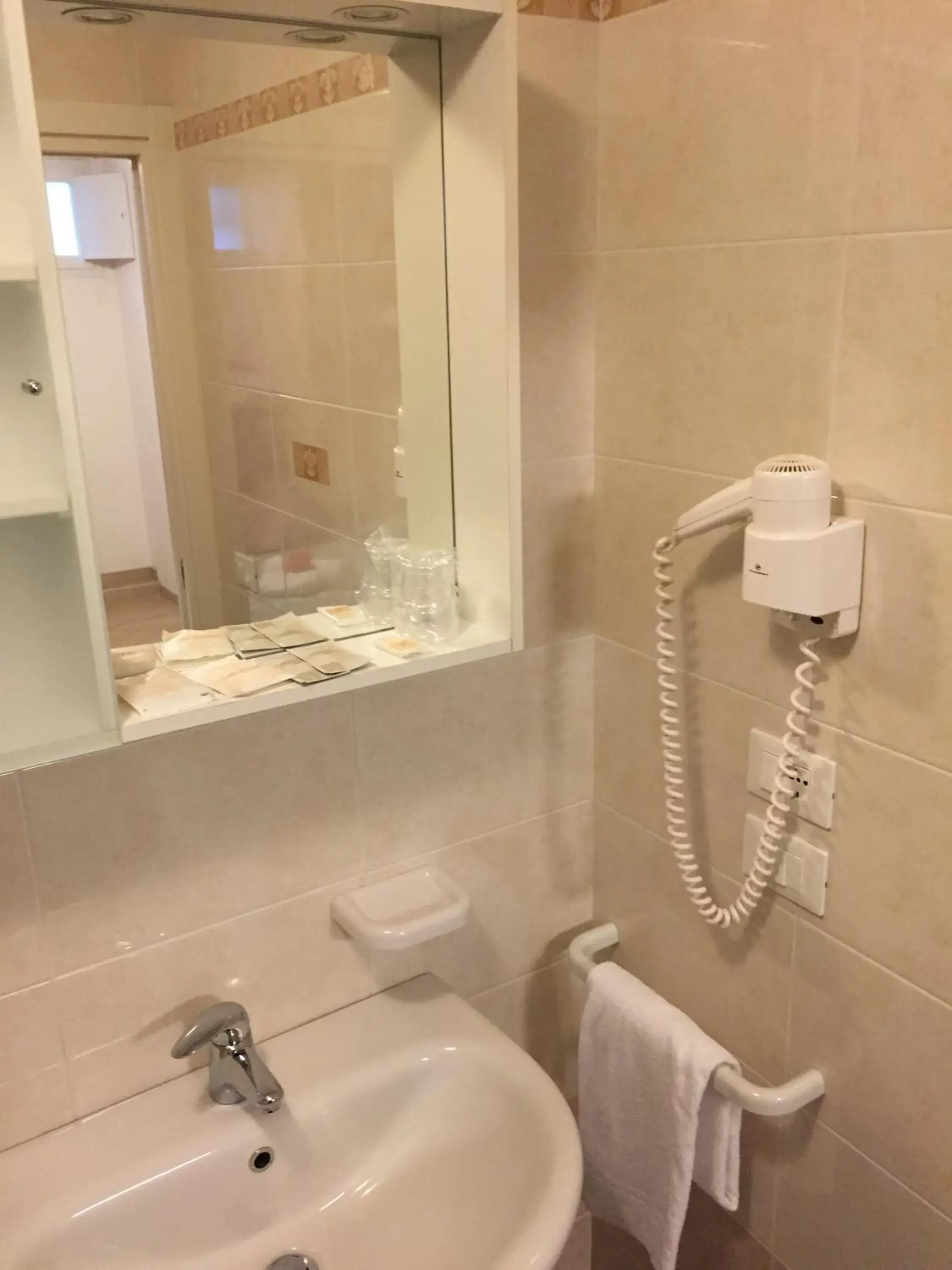 Photo of the whole room, Bathroom in Hotel Derby S