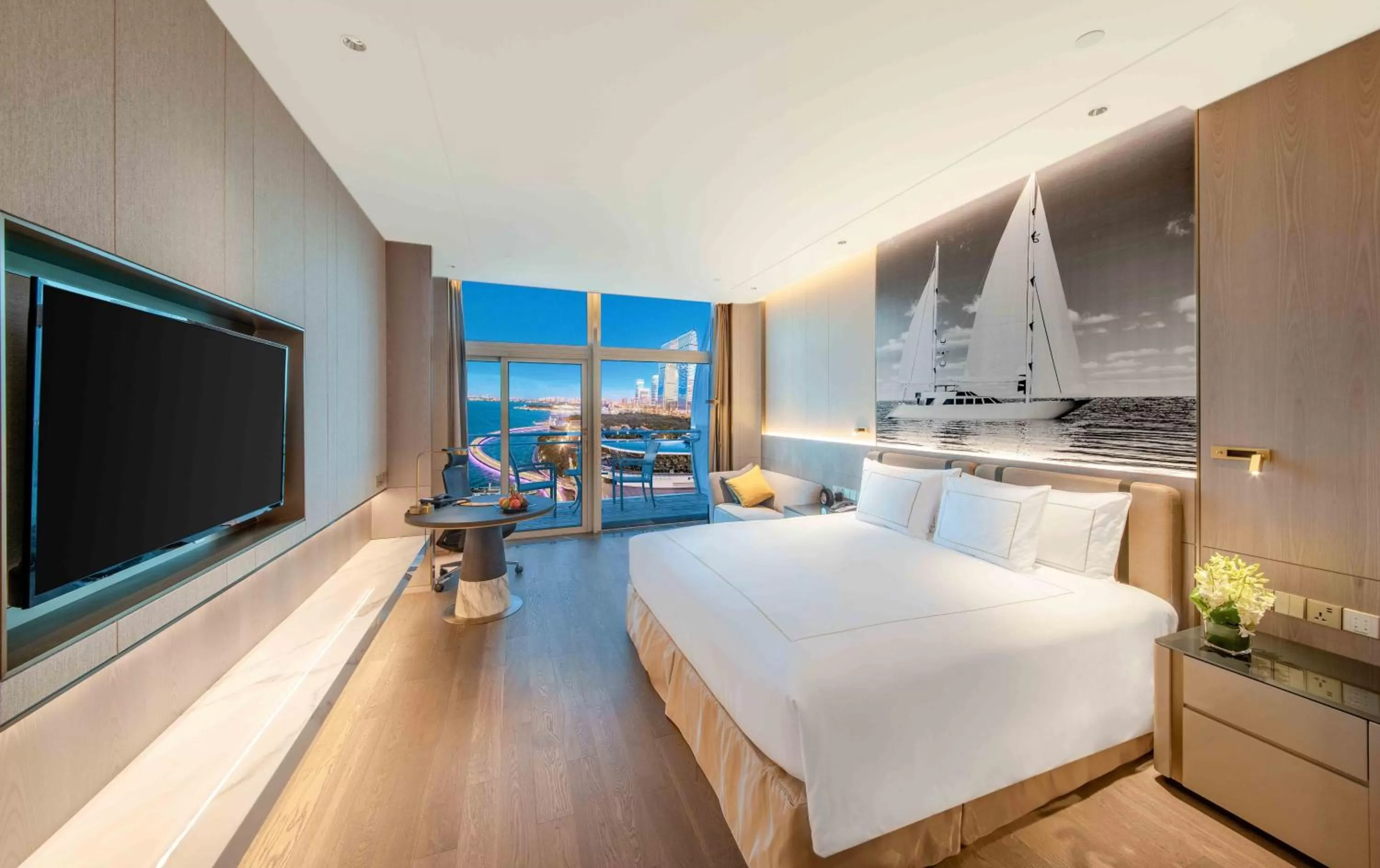 Photo of the whole room, Bed in Crowne Plaza Suzhou by IHG