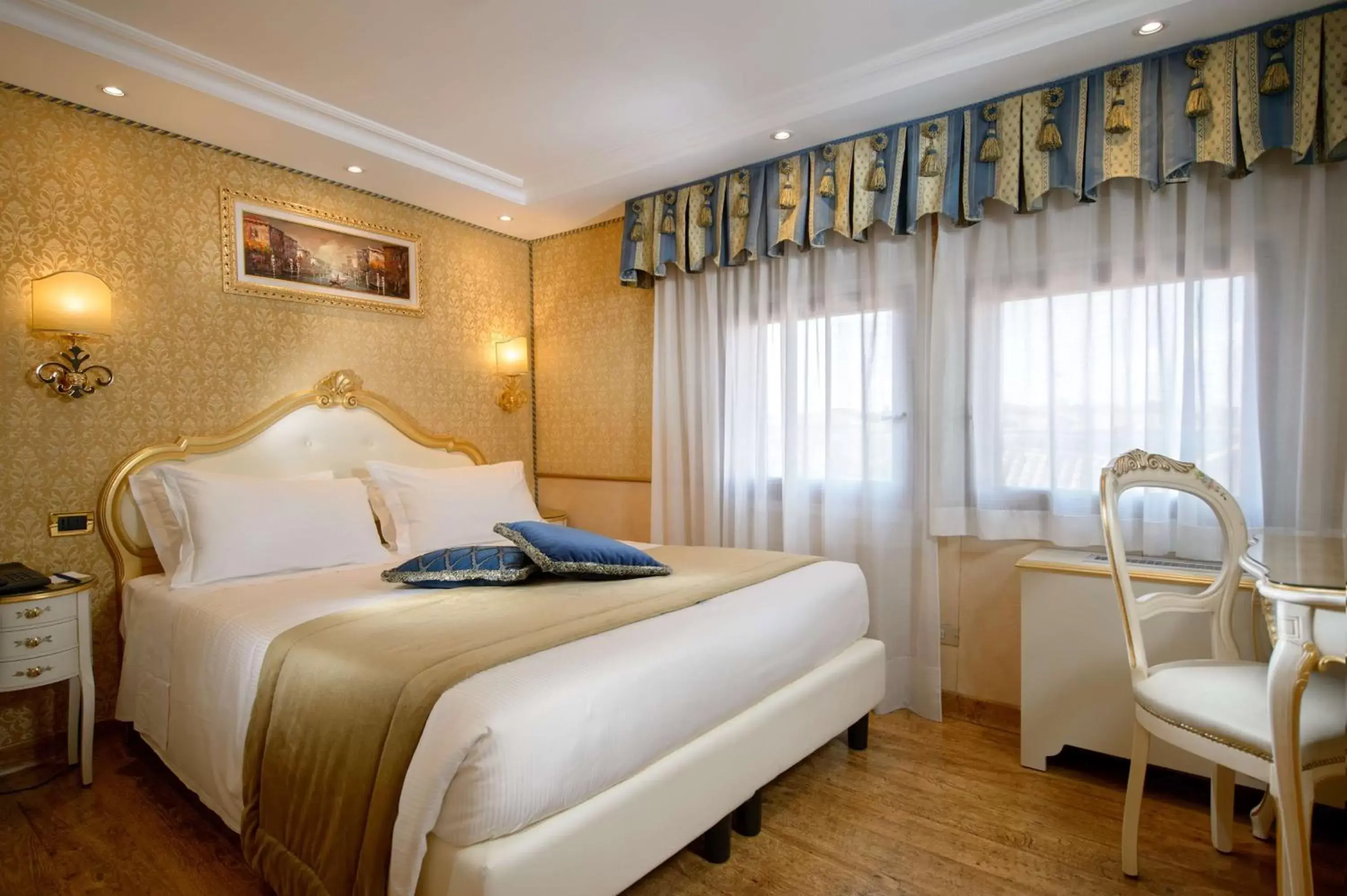 Bedroom, Bed in Hotel Olimpia Venice, BW Signature Collection