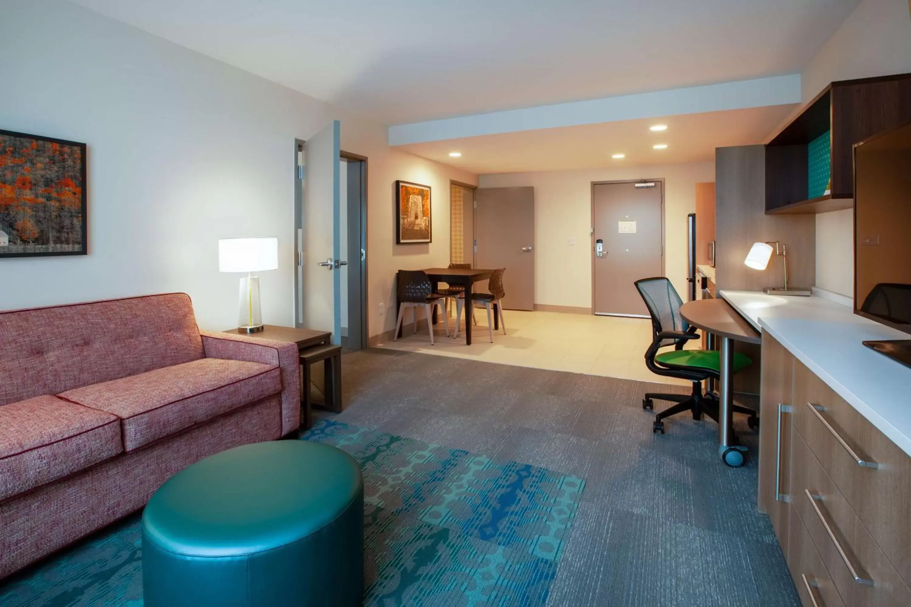 Bedroom, Seating Area in Home2 Suites By Hilton Lewisburg, Wv