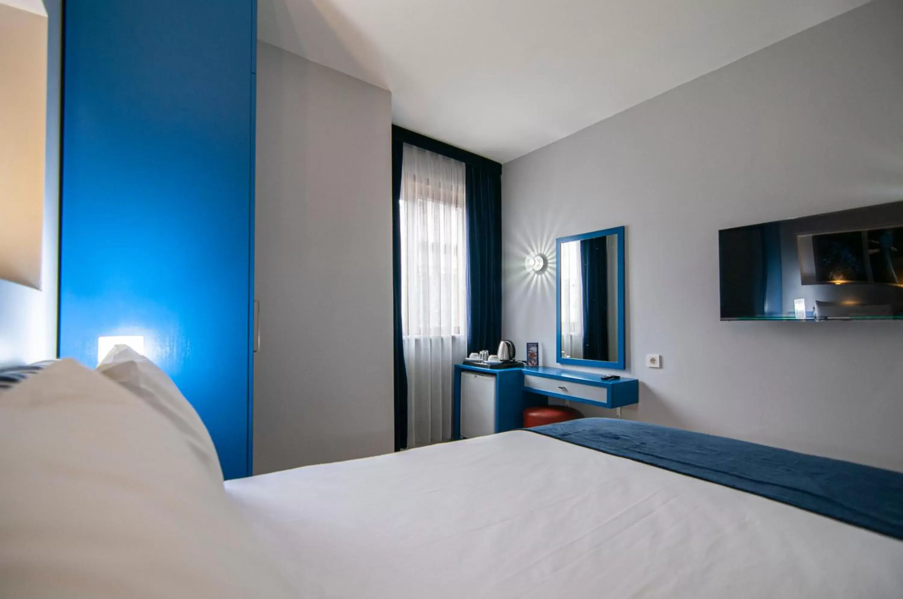 Bedroom, Bed in Lapis Inn Hotel & Spa ( Ex. Ambassador Hotel)