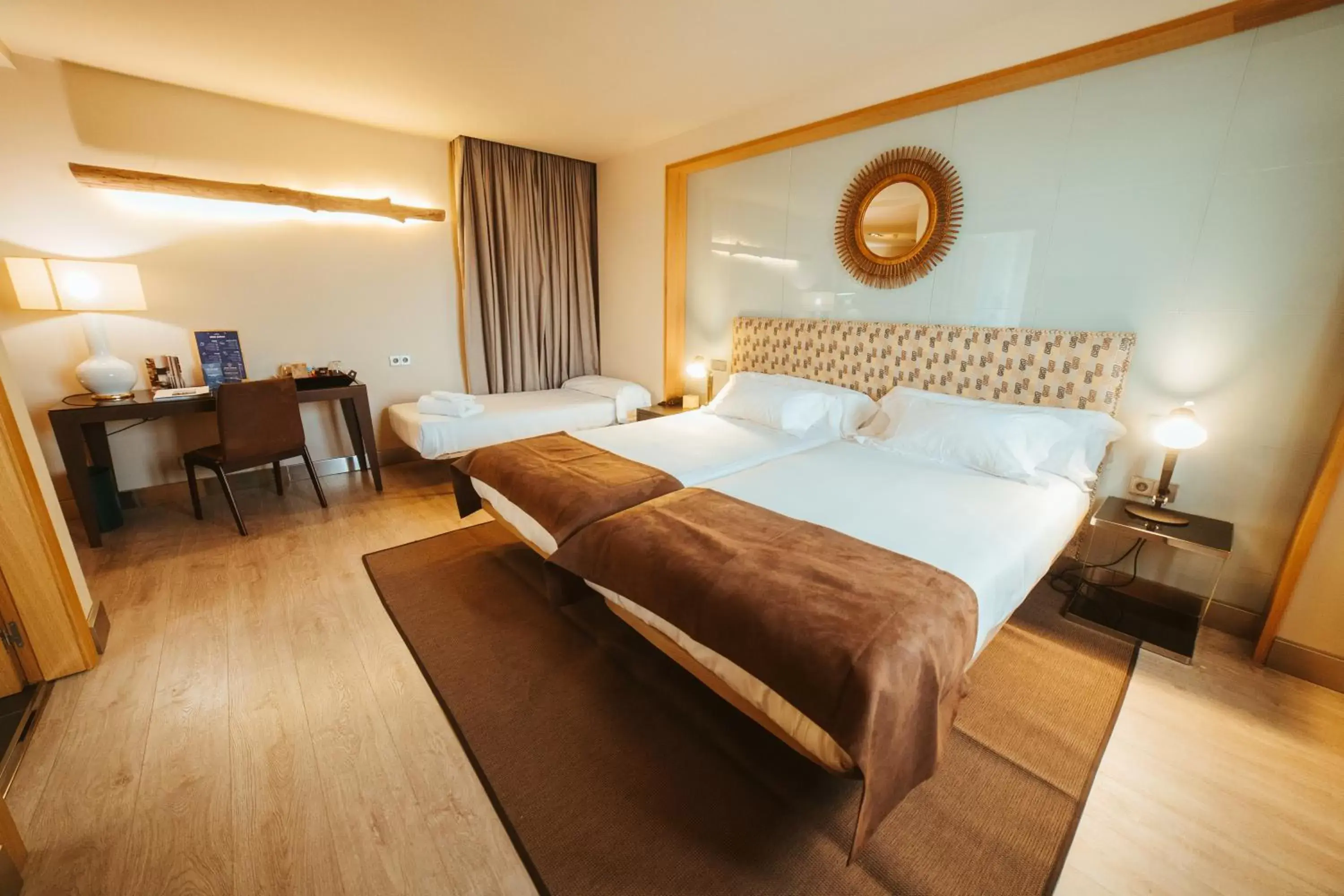 Photo of the whole room, Bed in Barceló León Conde Luna Photo of the whole room, Bed in Barceló León Conde Luna