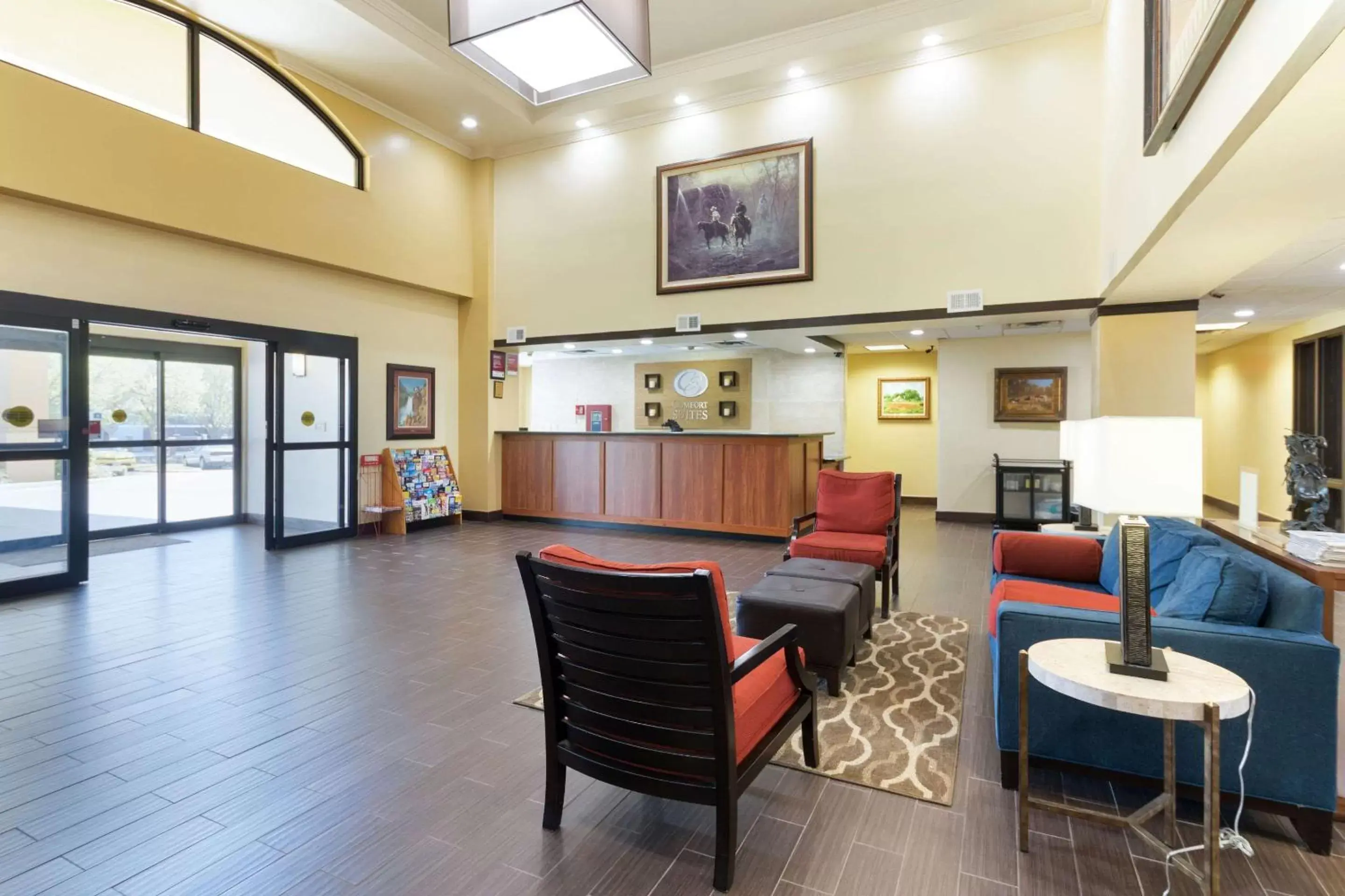 Lobby or reception in Comfort Suites Austin Airport