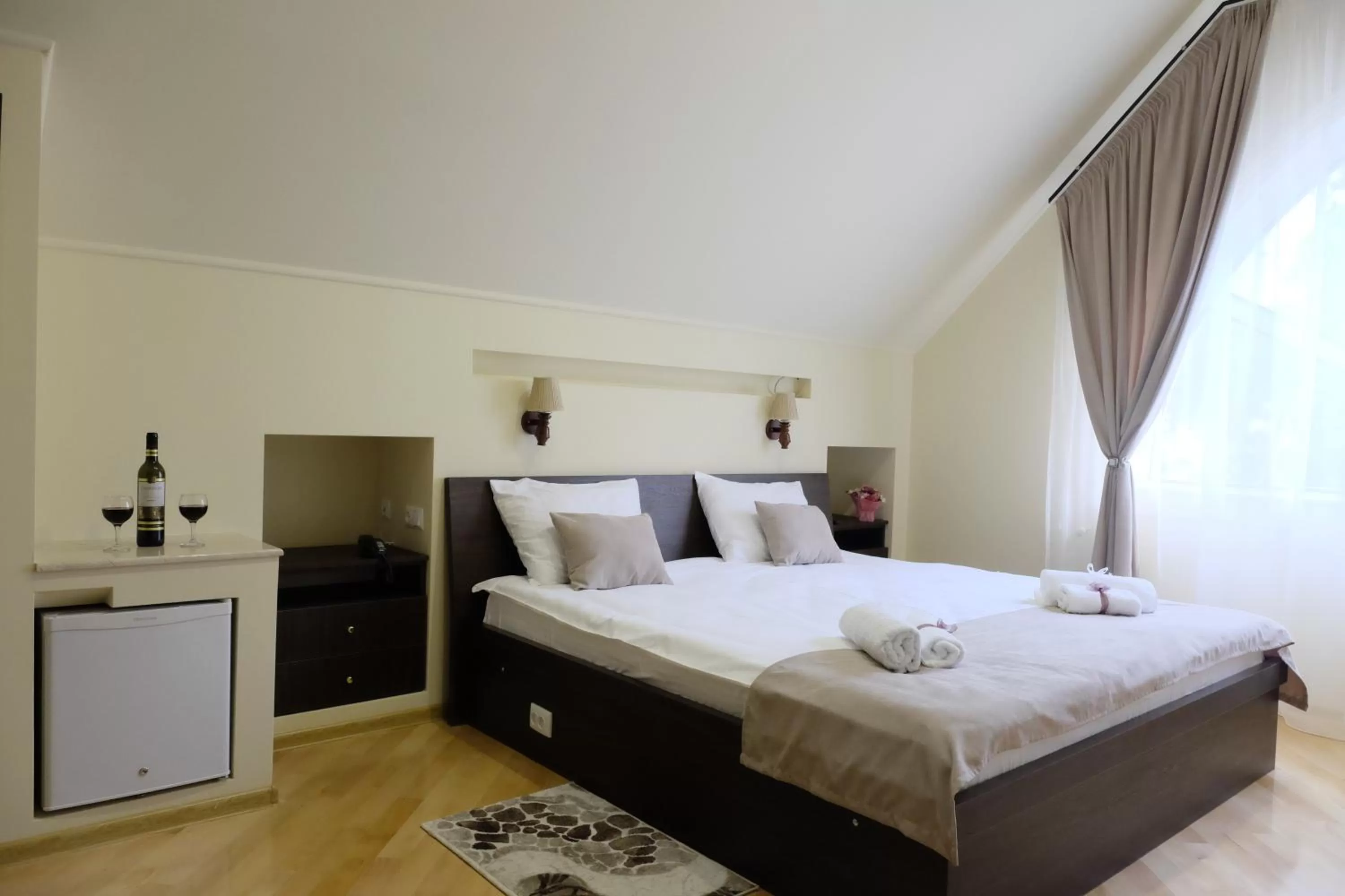 Photo of the whole room, Bed in S&L Boutique Hotel