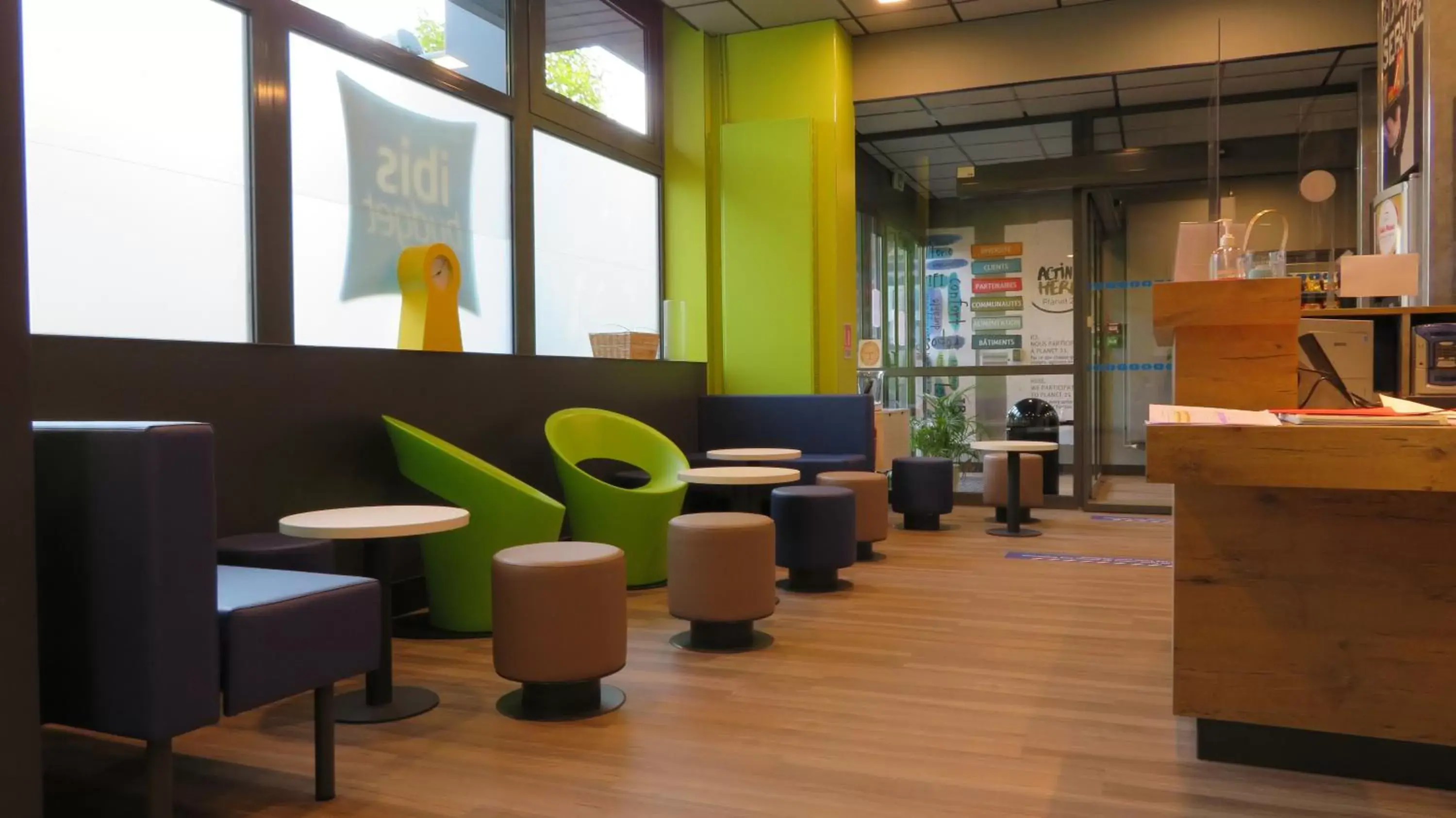 Lobby or reception, Lounge/Bar in ibis budget Tours Centre Gare et congrès