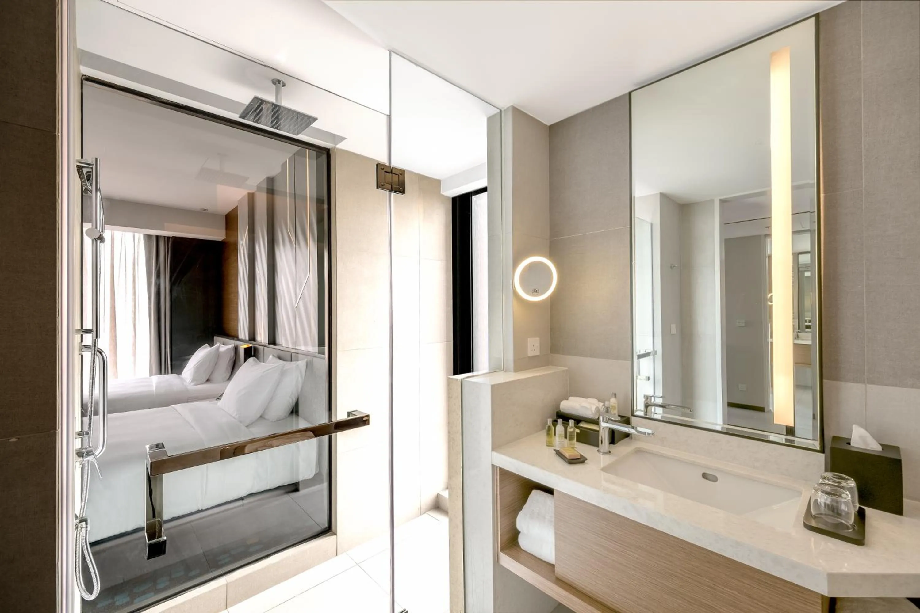 Toilet, Bed in Doubletree By Hilton Shah Alam I-City