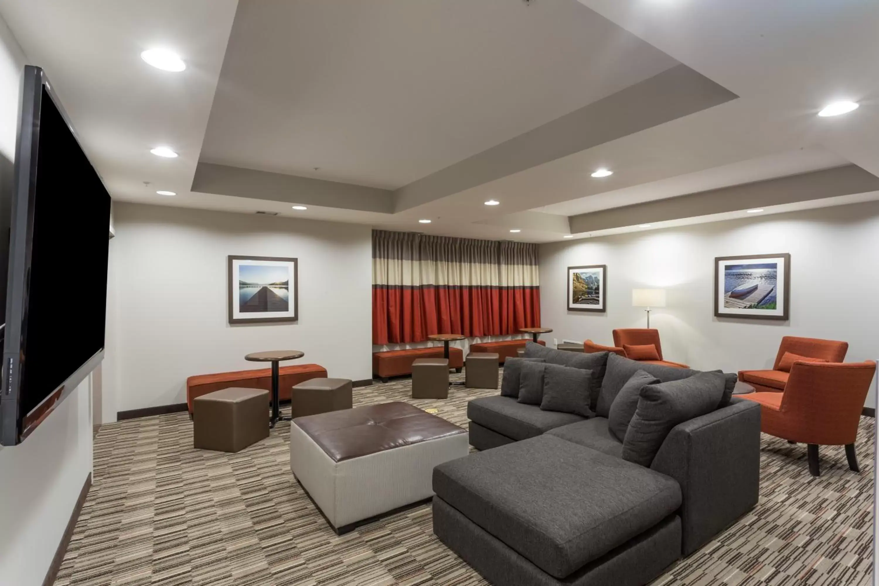 Seating Area in Microtel Inn & Suites by Wyndham Fort Saint John