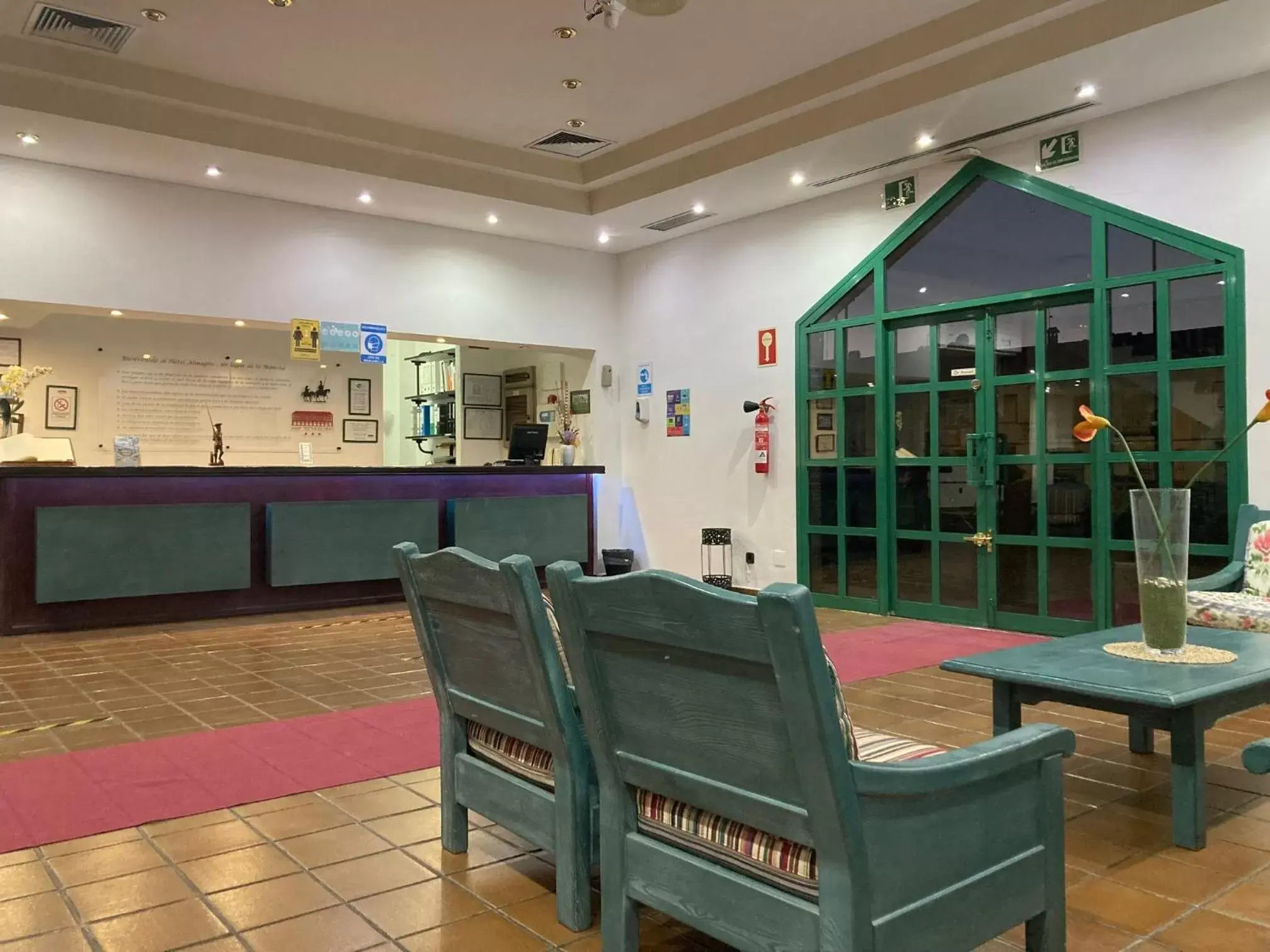 Lobby or reception in Hotel Almagro