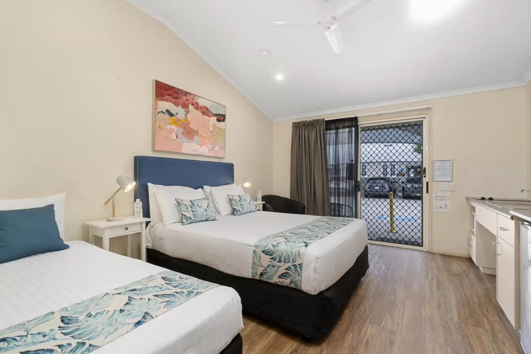 Bedroom, Bed in Caboolture Central Motor Inn, Sure Stay Collection by BW Bedroom, Bed in Caboolture Central Motor Inn, Sure Stay Collection by BW