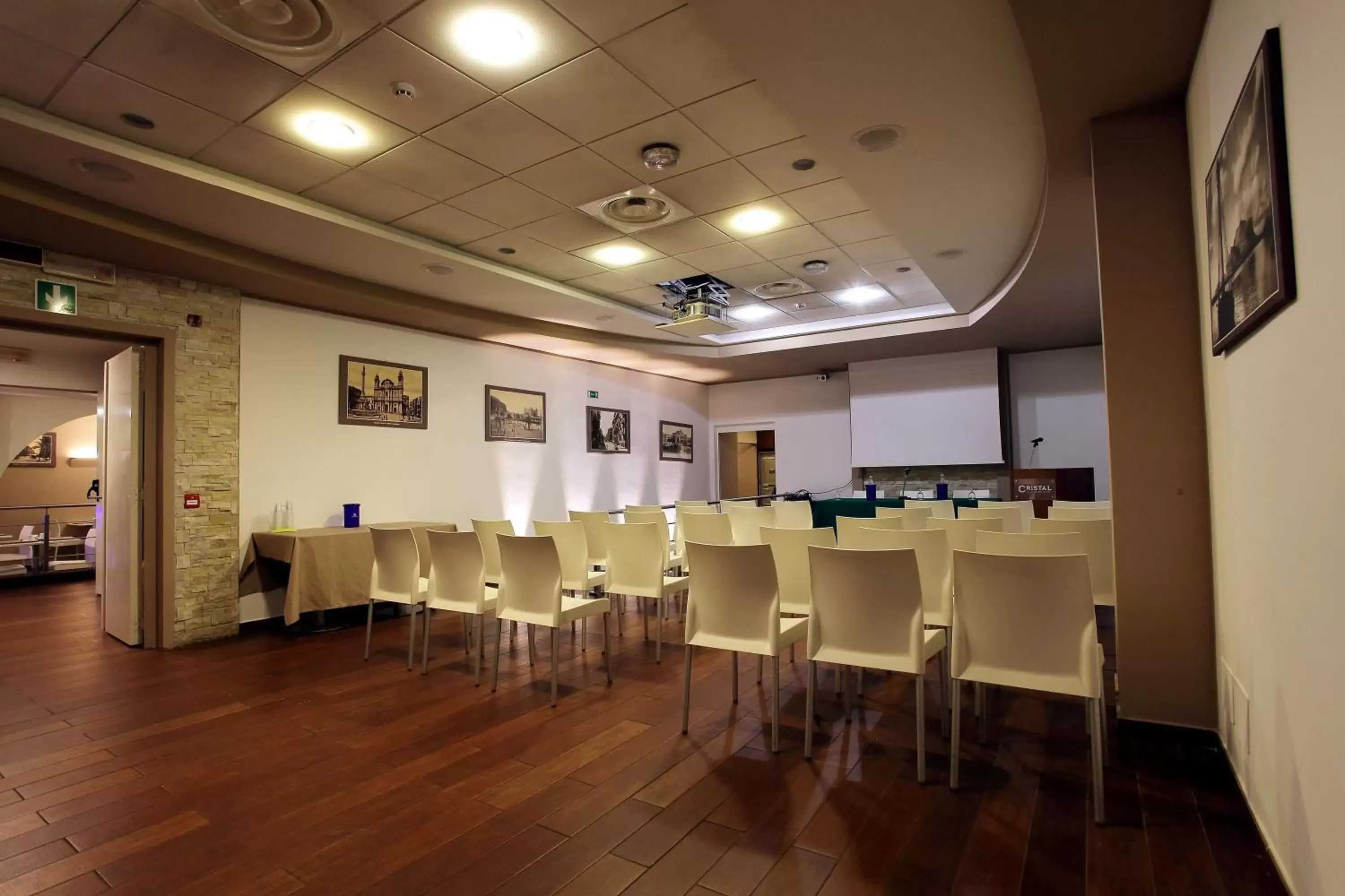 Business facilities in Ibis Styles Palermo Cristal