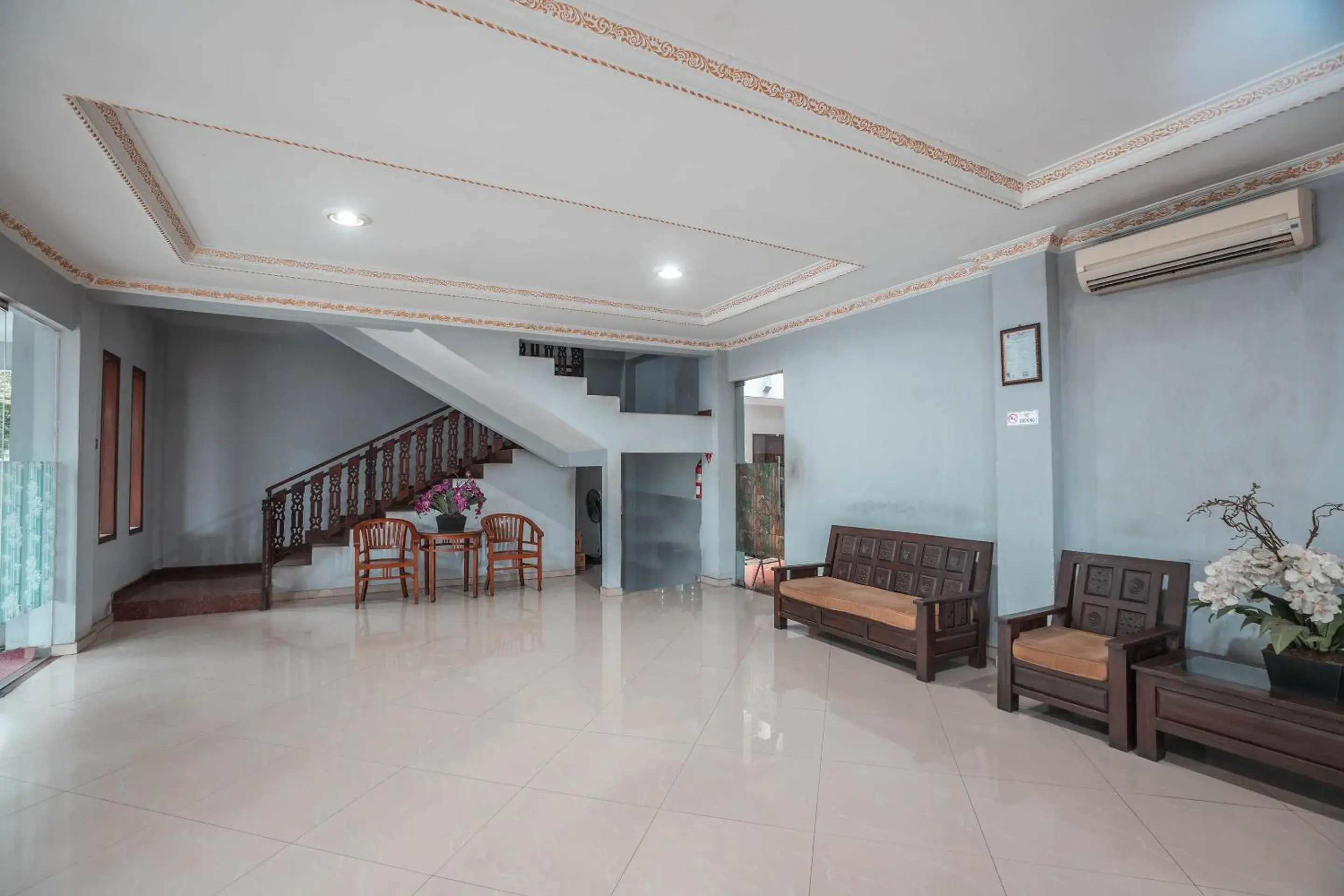 Property building, Lobby/Reception in OYO 686 Bunga Karang Hotel