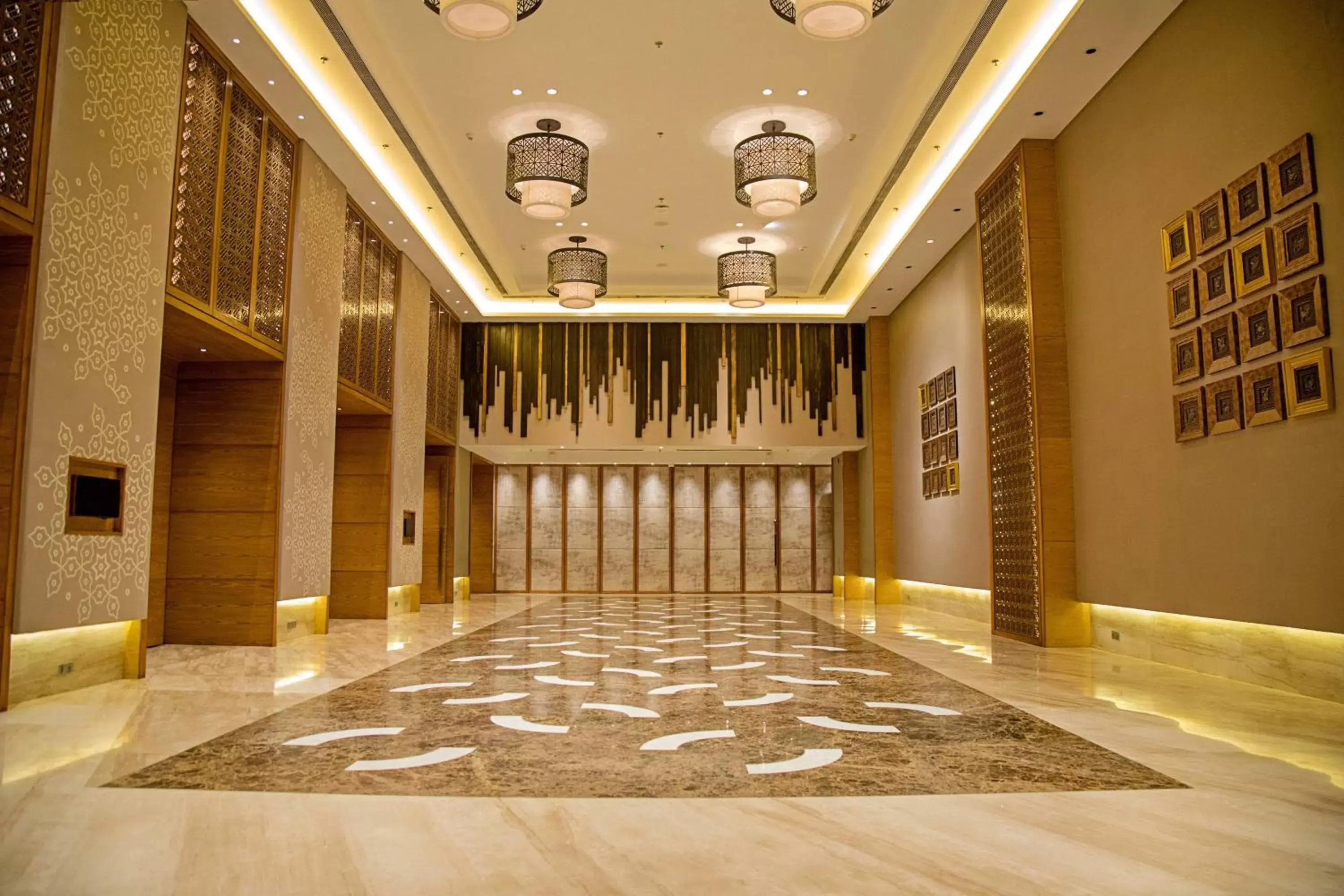 Meeting/conference room, Lobby/Reception in Courtyard by Marriott Raipur