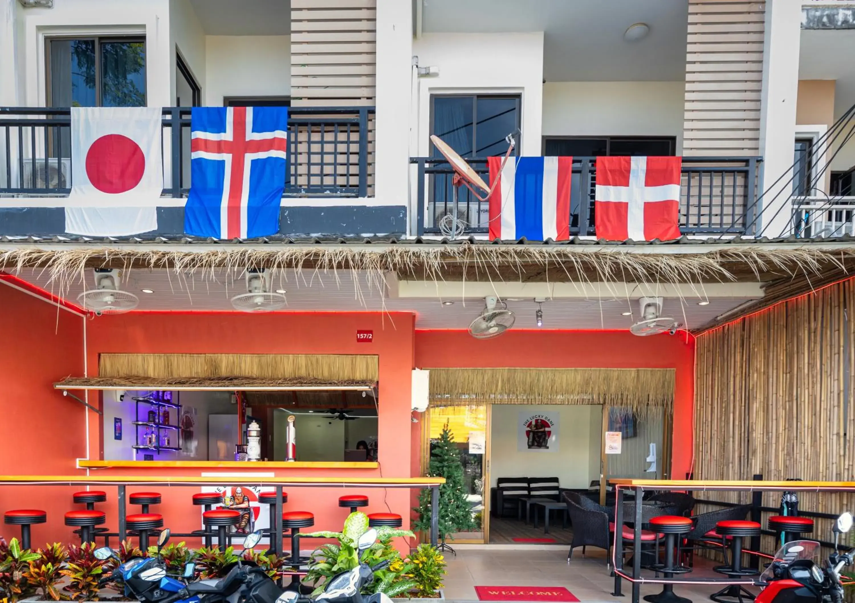 Patio, Restaurant/Places to Eat in Lucky Patong Hotel