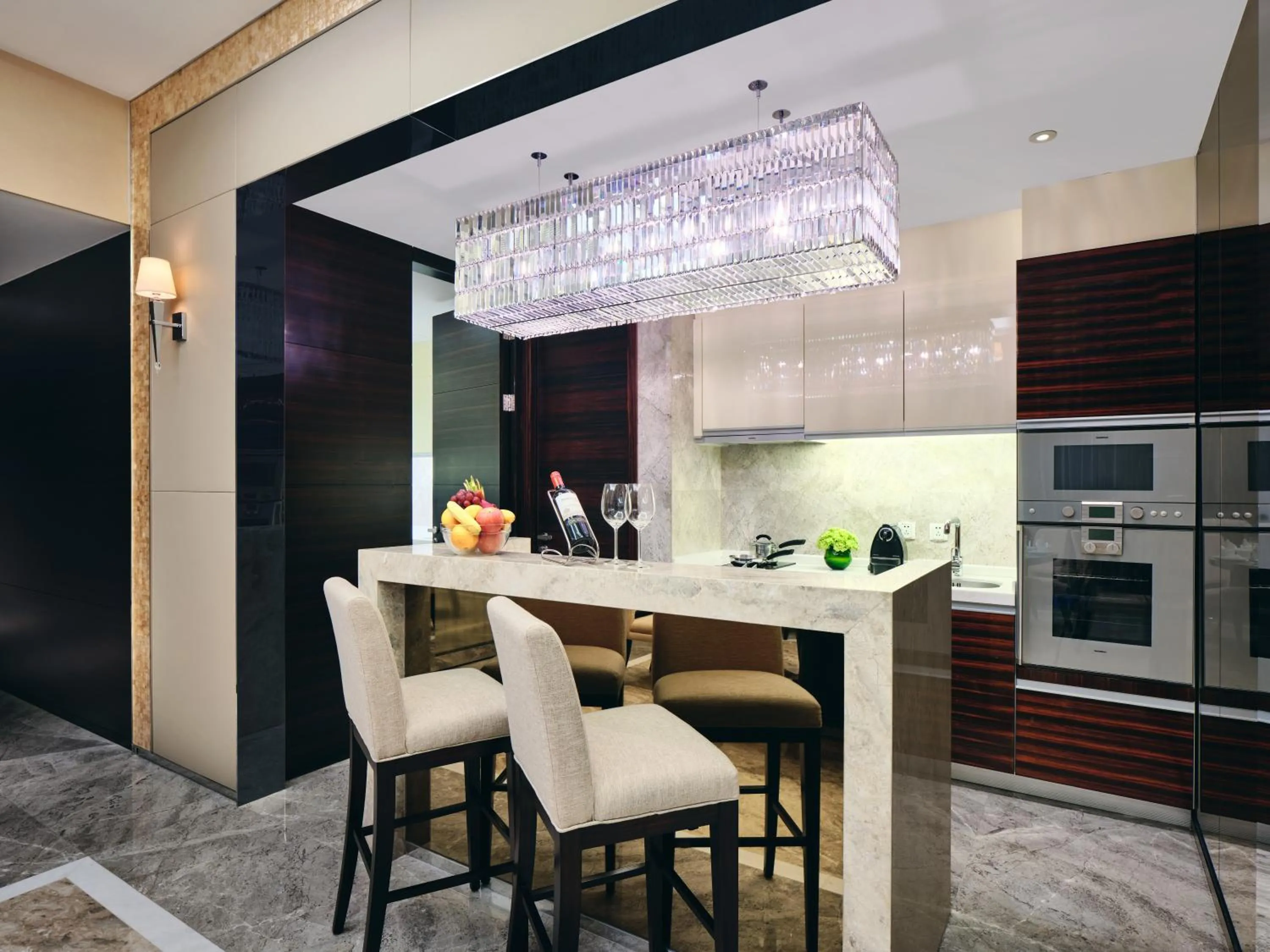 Photo of the whole room, Kitchen/Kitchenette in Intercontinental Residences Chengdu City Center