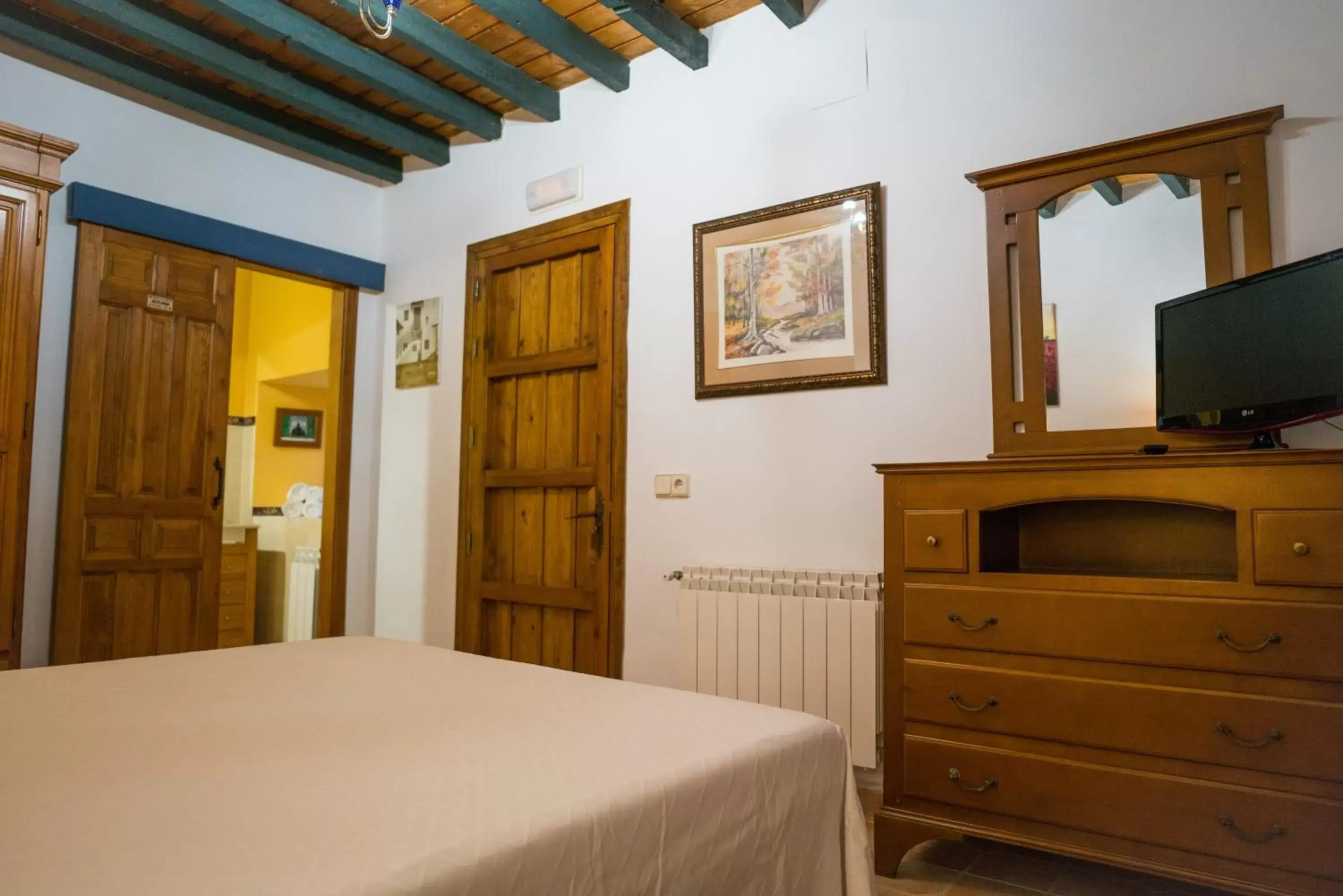 Photo of the whole room, Bed in LA ALDABA, antigua casa de labor