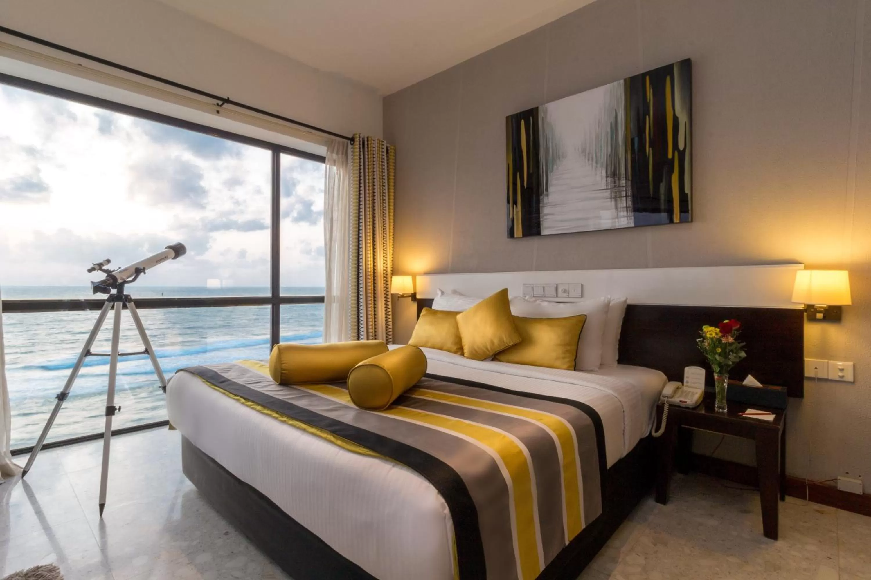 Sea view, Bed in The Ocean Colombo - Guaranteed Sea View Rooms