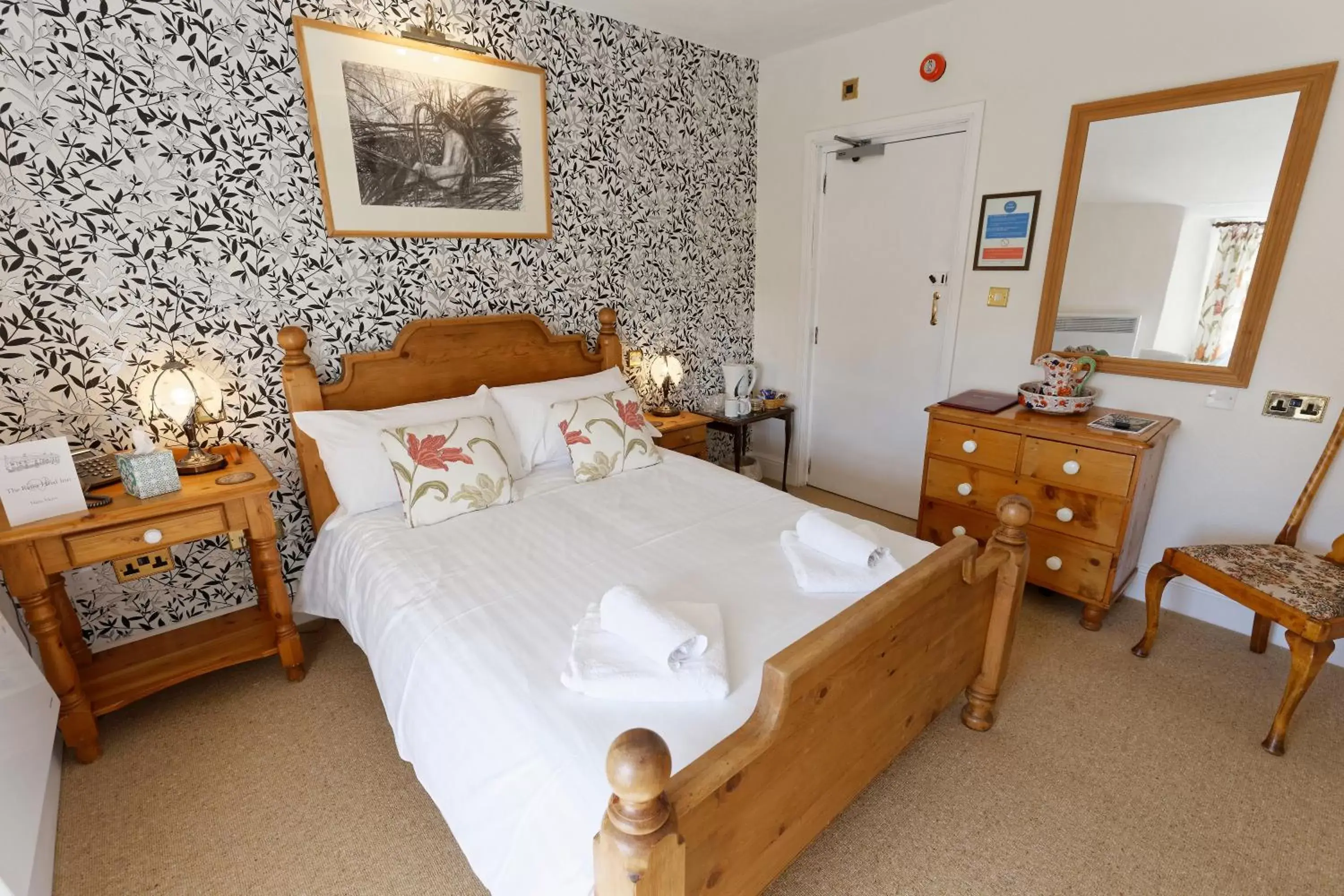 Bed in Rams Head Inn
