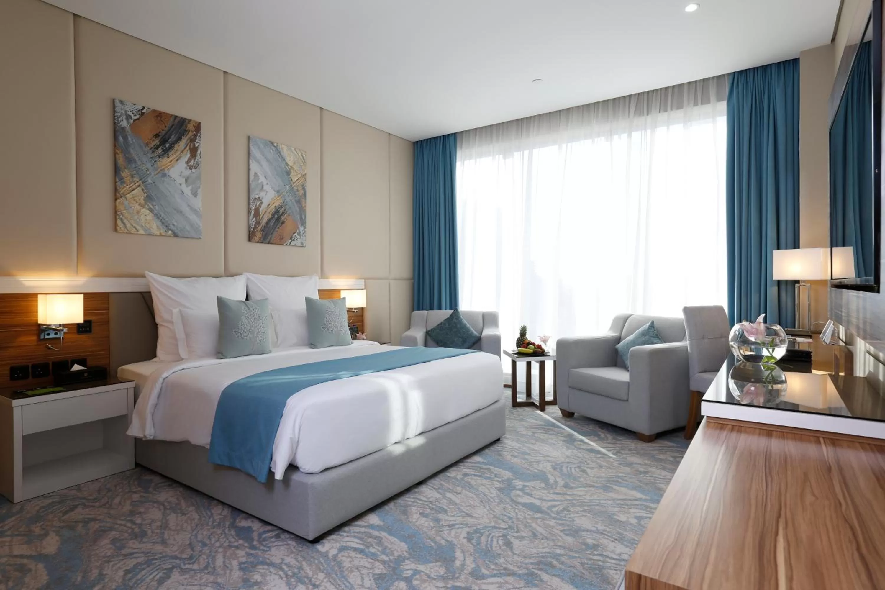 Bedroom, Bed in Cantonal Hotel by Warwick