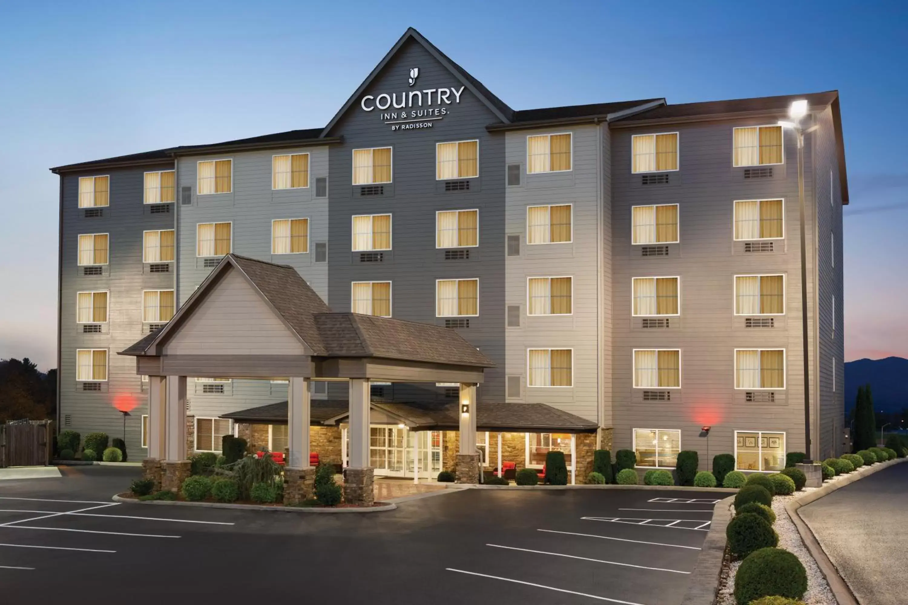 Facade/entrance, Property Building in Country Inn & Suites by Radisson, Wytheville, VA