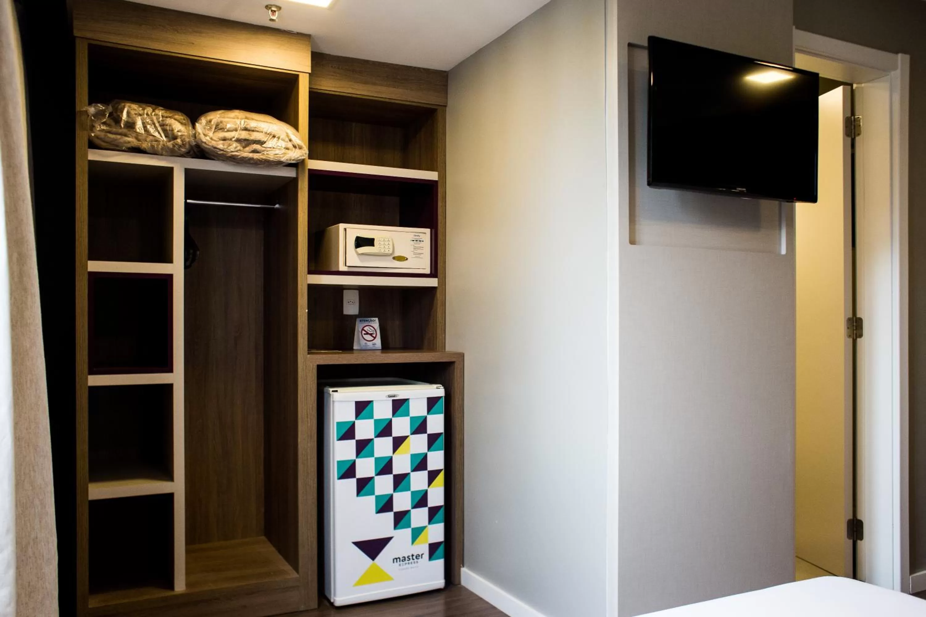 Bedroom, Bed in Master Express Cidade Baixa - Próximo ao Araujo Viana, UFRGS e Santa Casa