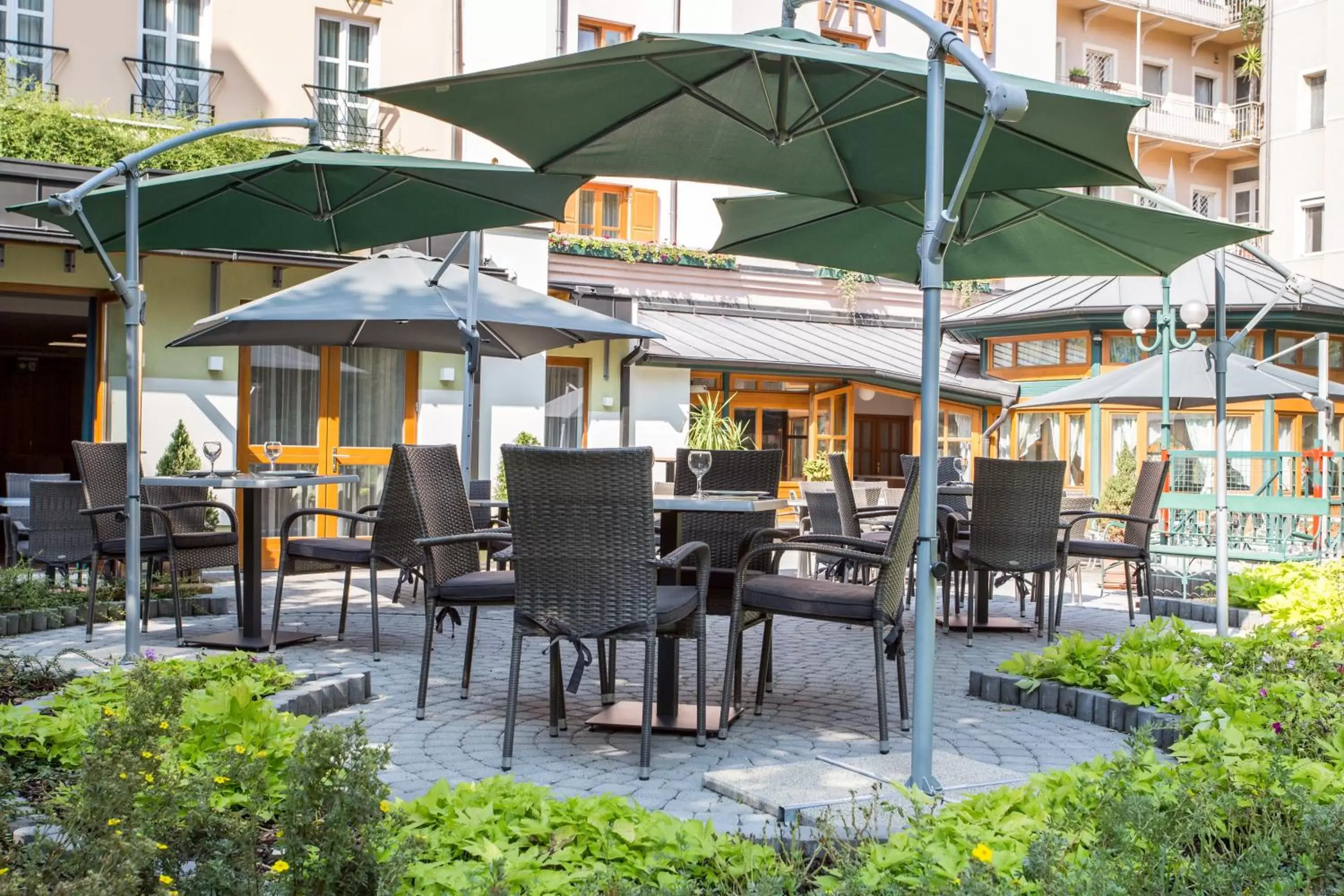 Patio, Restaurant/Places to Eat in Corvin Hotel Budapest Sissi Wing