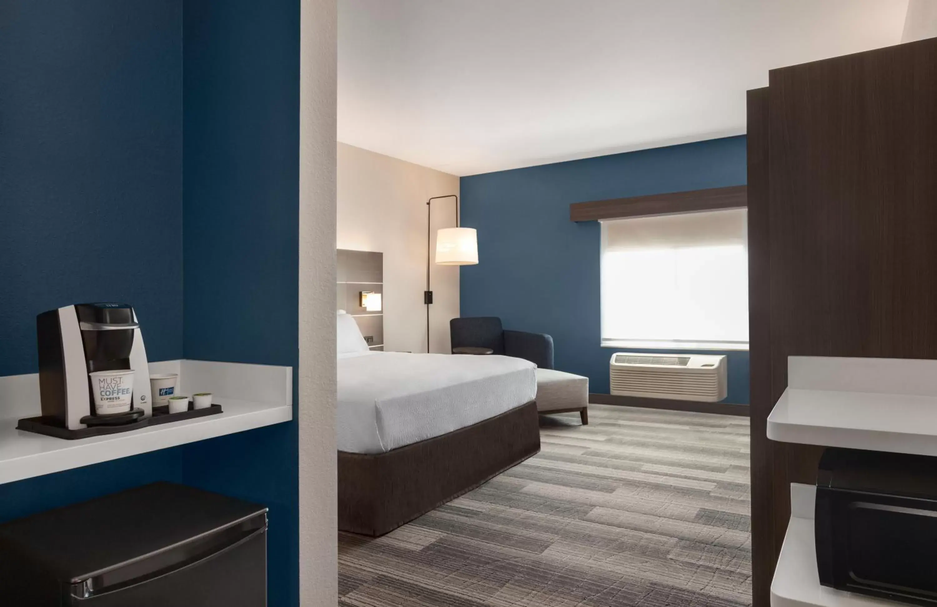 Bedroom, Bed in Holiday Inn Express & Suites Denver Airport, an IHG Hotel