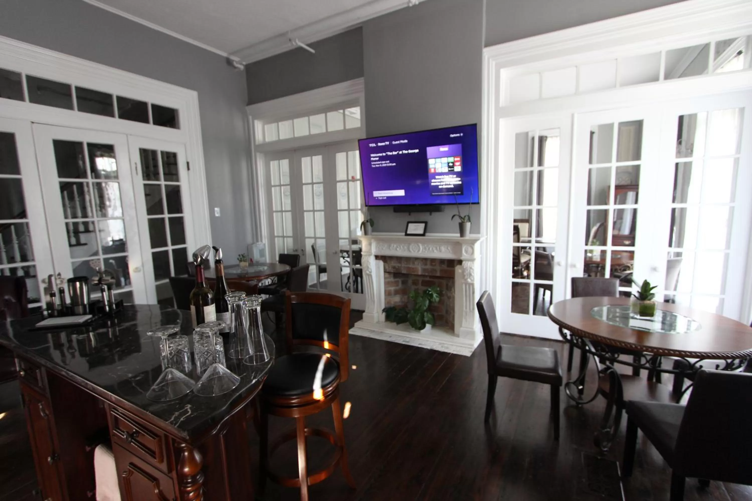 Lounge or bar in The George Manor